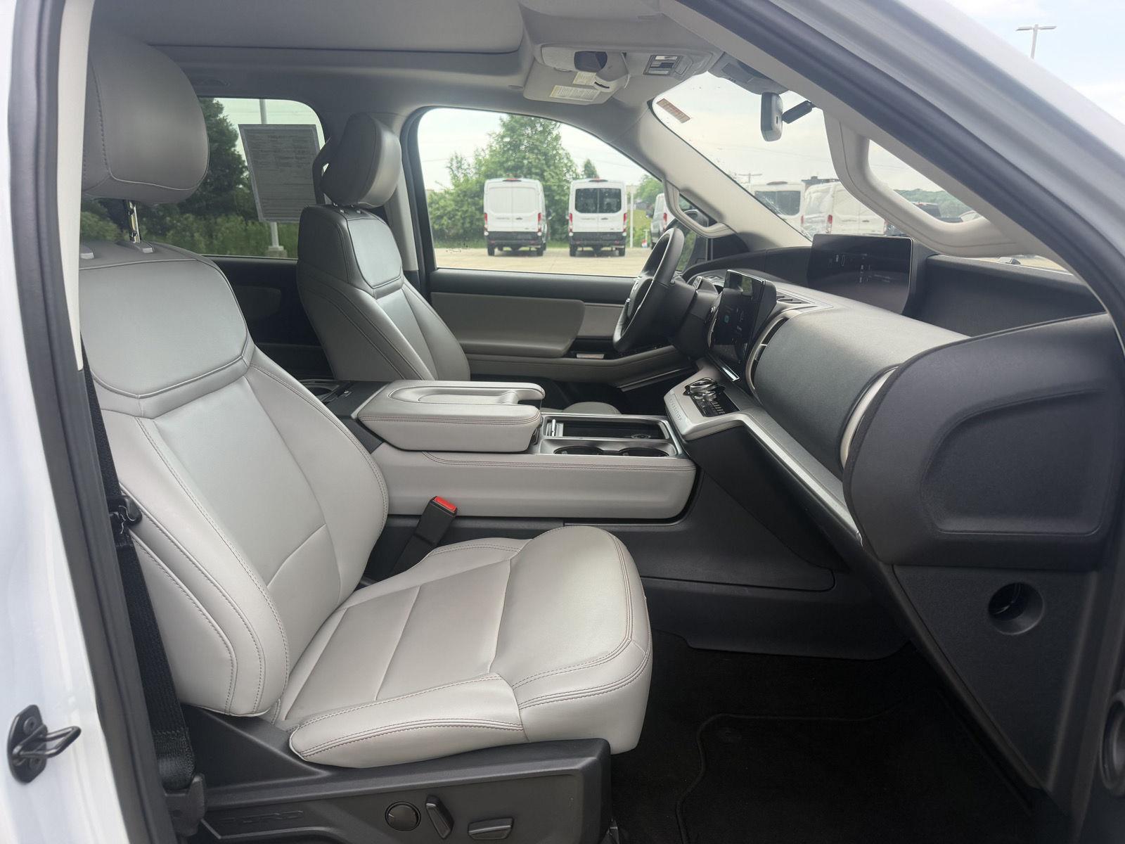 2025 Space Silver Ford Expedition Active 4X4 SUV