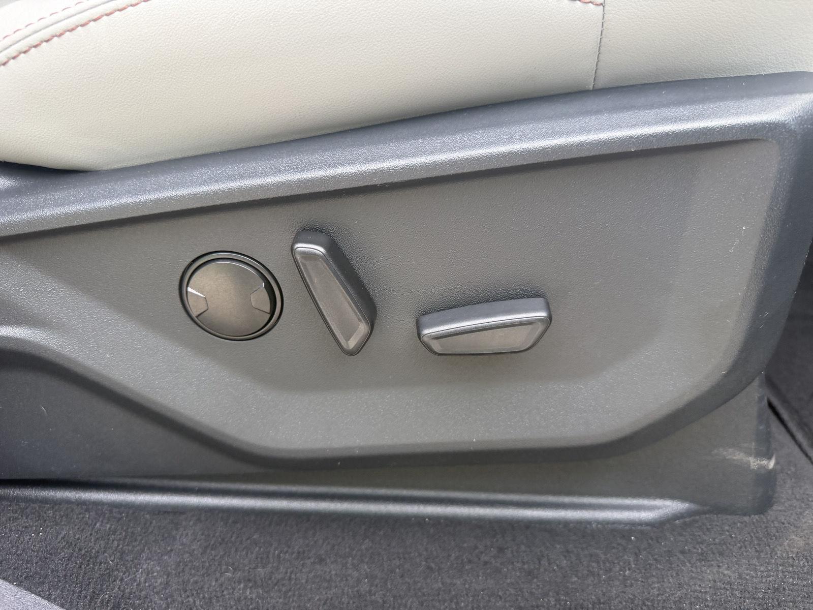 2025 Space Silver Ford Expedition Active 4X4 SUV