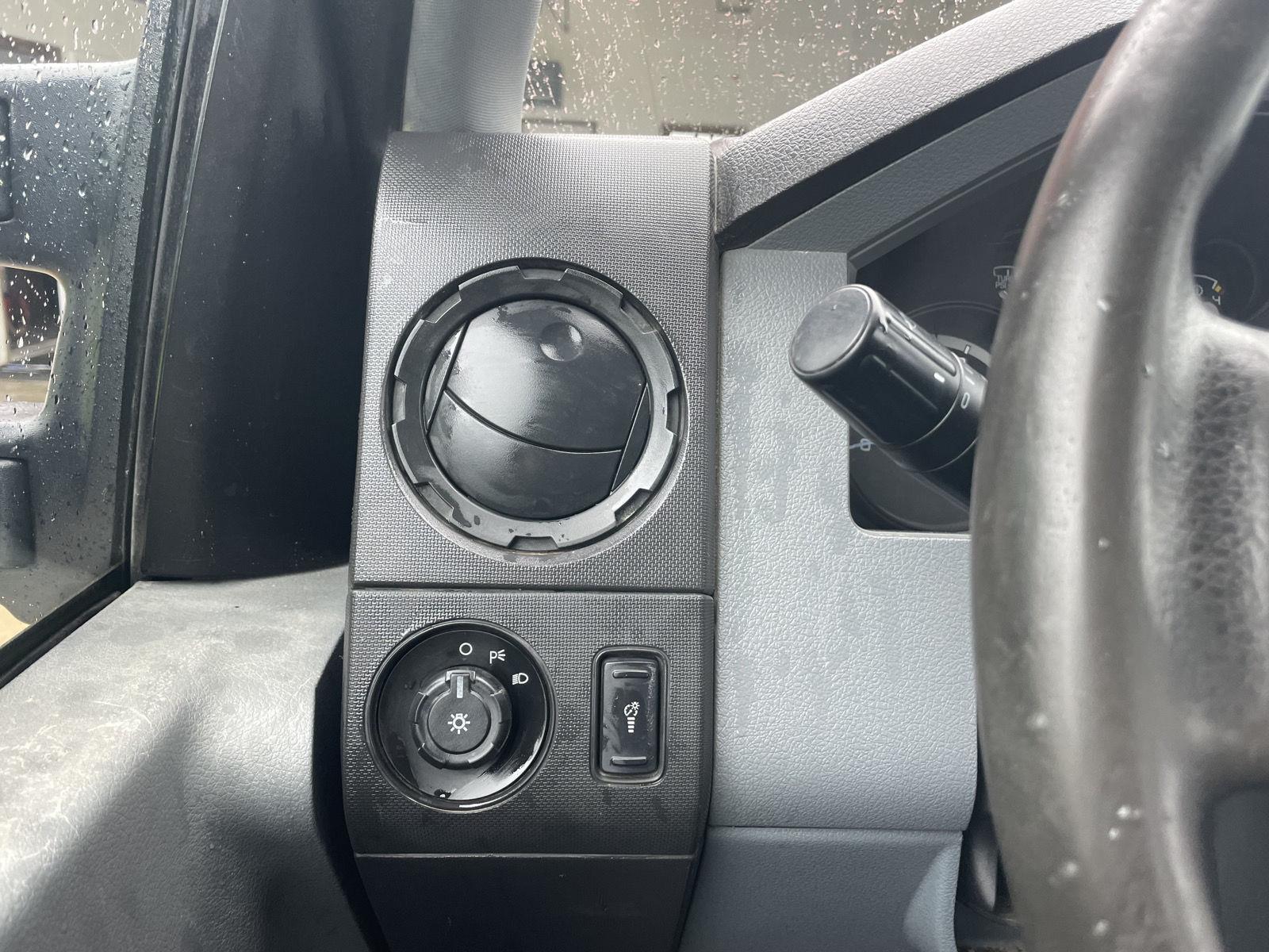 2015 Magnetic Metallic Ford Super Duty F-350 SRW XL 4X4 Truck