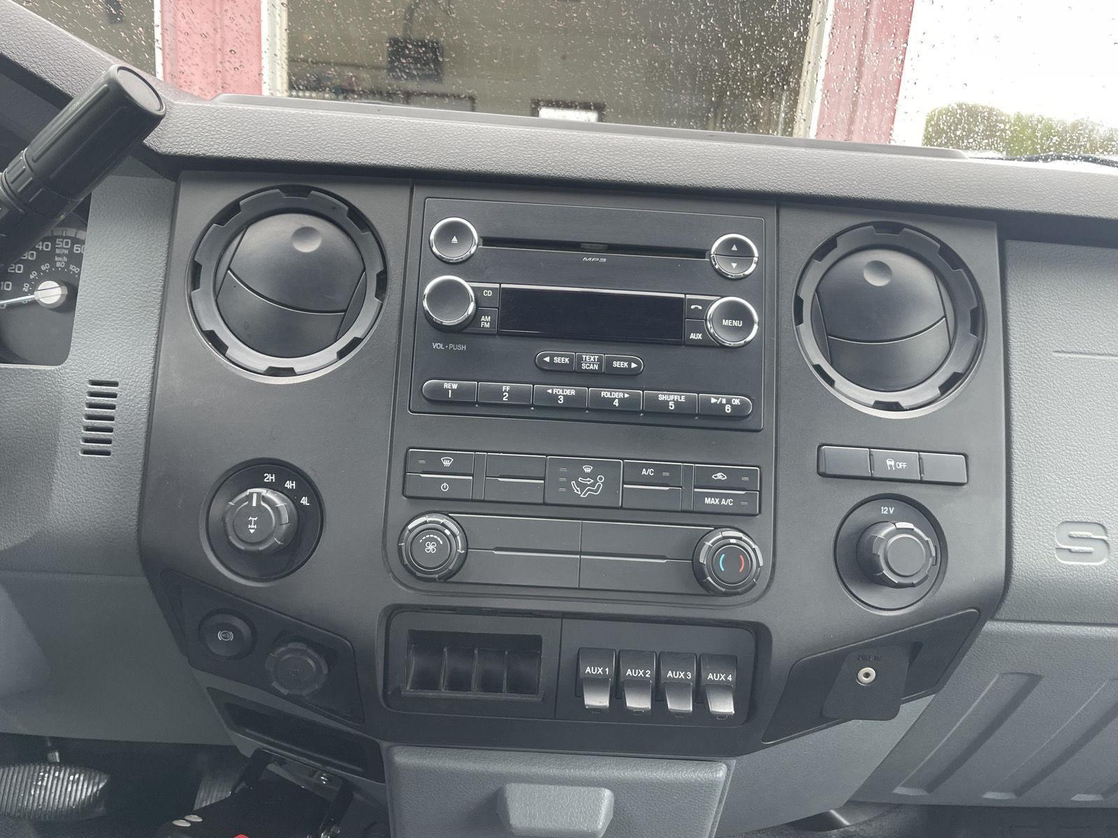 2015 Magnetic Metallic Ford Super Duty F-350 SRW XL 4X4 Truck