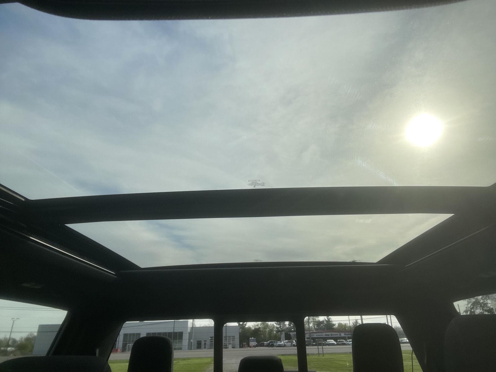 2023 Hot Pepper Red Tinted Clearcoat Ford F-150 XLT 4X4 Truck