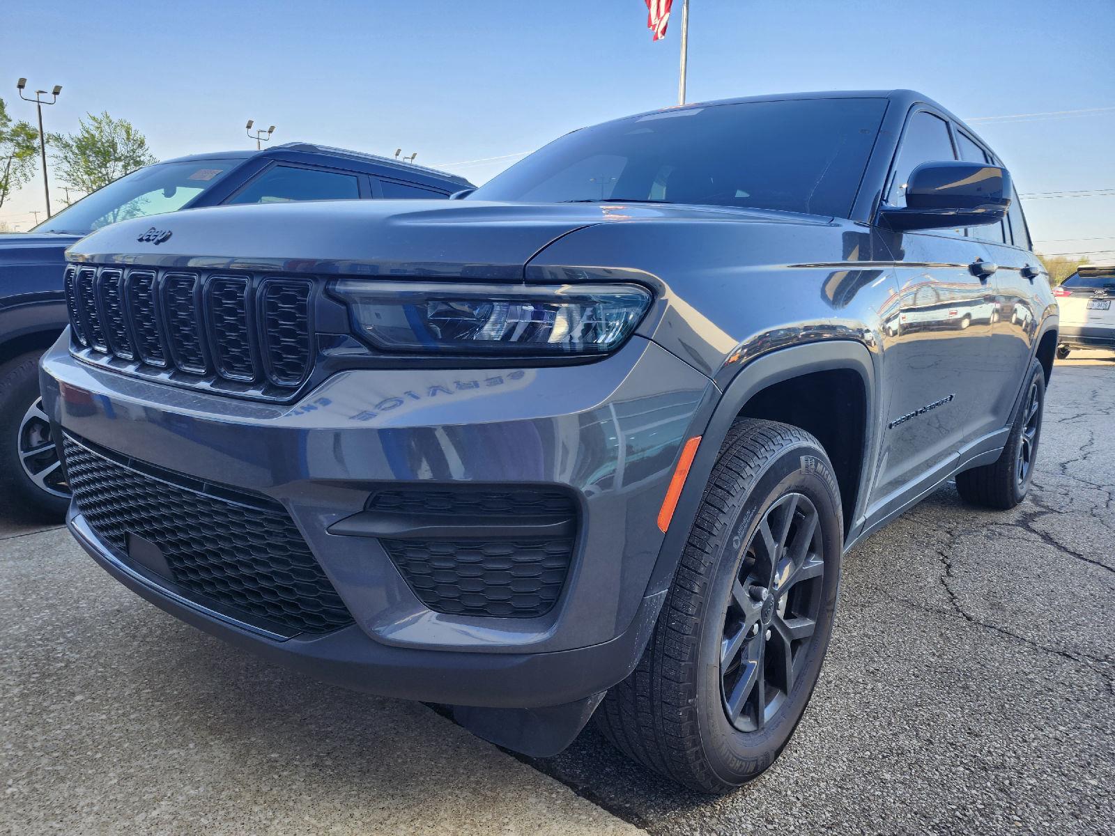 2024 Baltic Gray Metallic Clearcoat Jeep Grand Cherokee Altitude X 4X4 SUV