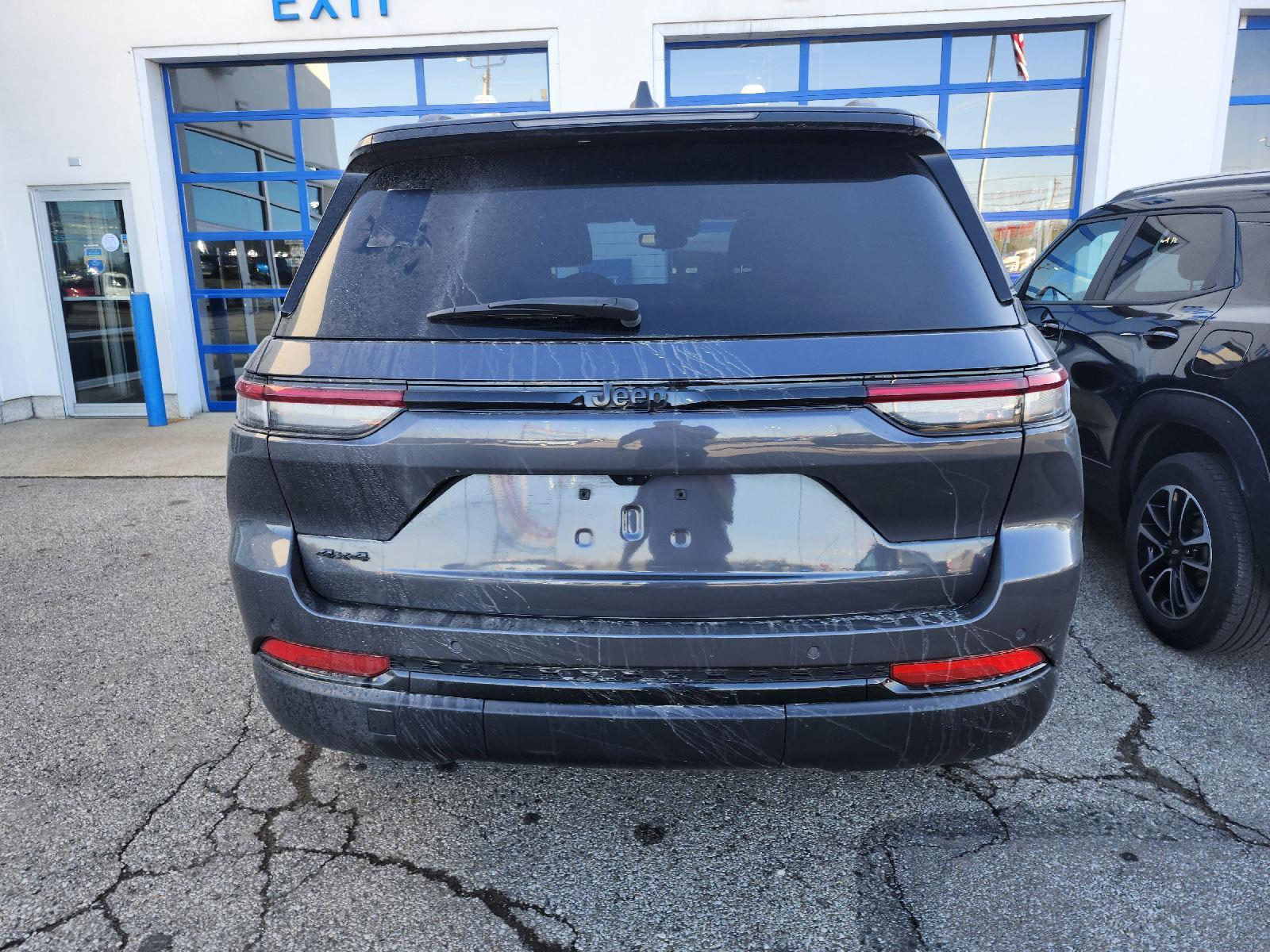 2024 Baltic Gray Metallic Clearcoat Jeep Grand Cherokee Altitude X 4X4 SUV