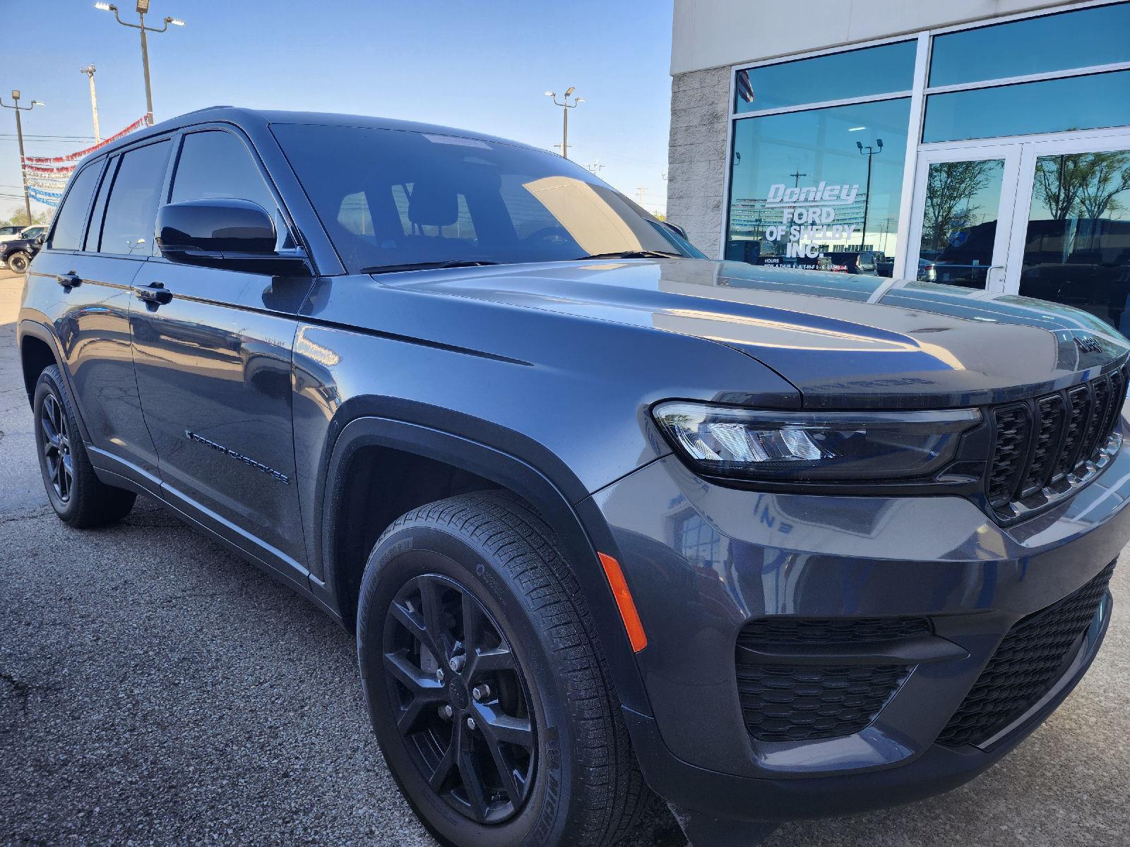 2024 Baltic Gray Metallic Clearcoat Jeep Grand Cherokee Altitude X 4X4 SUV