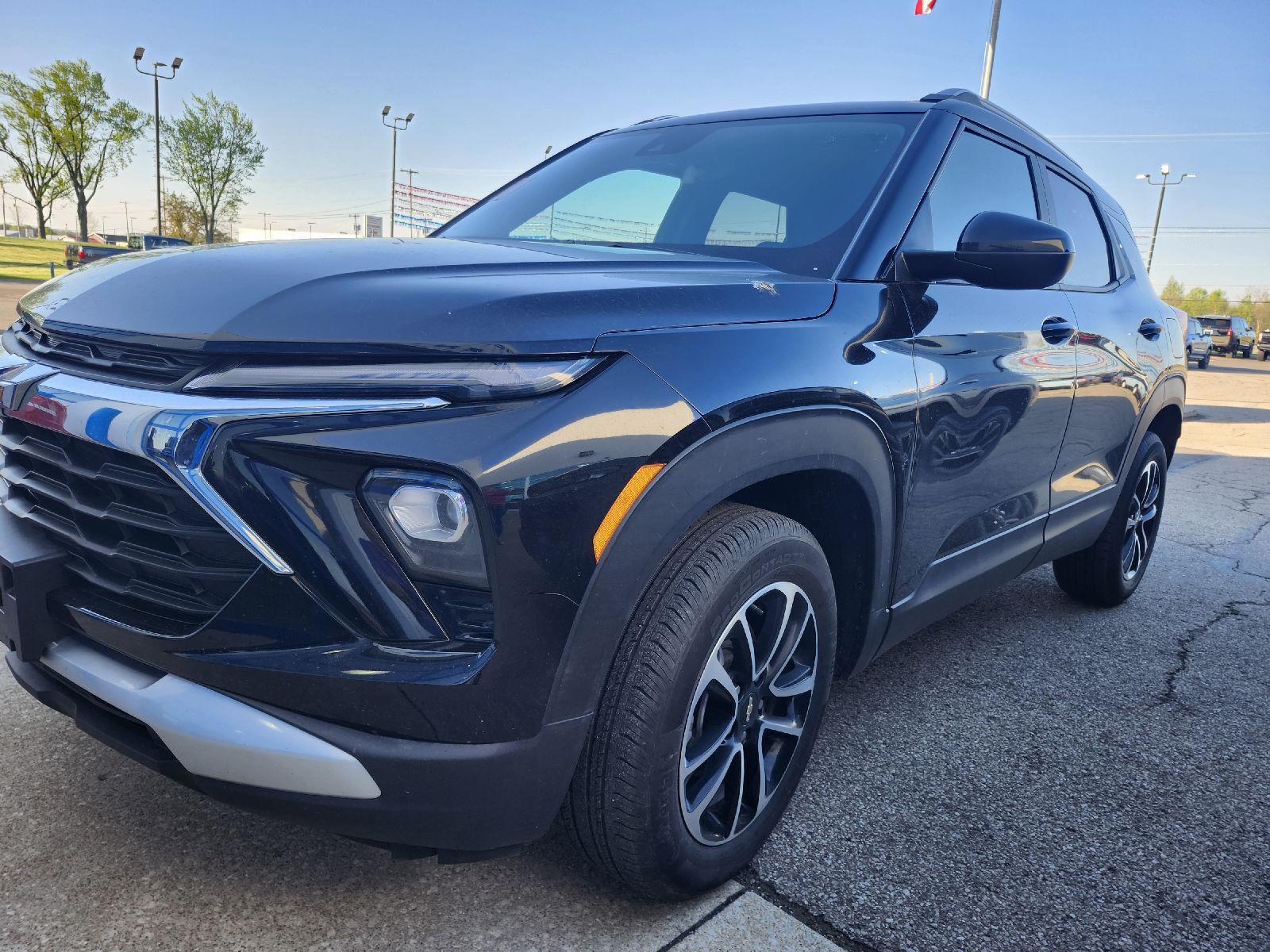 2025 Mosaic Black Metallic Chevrolet Trailblazer LT AWD SUV