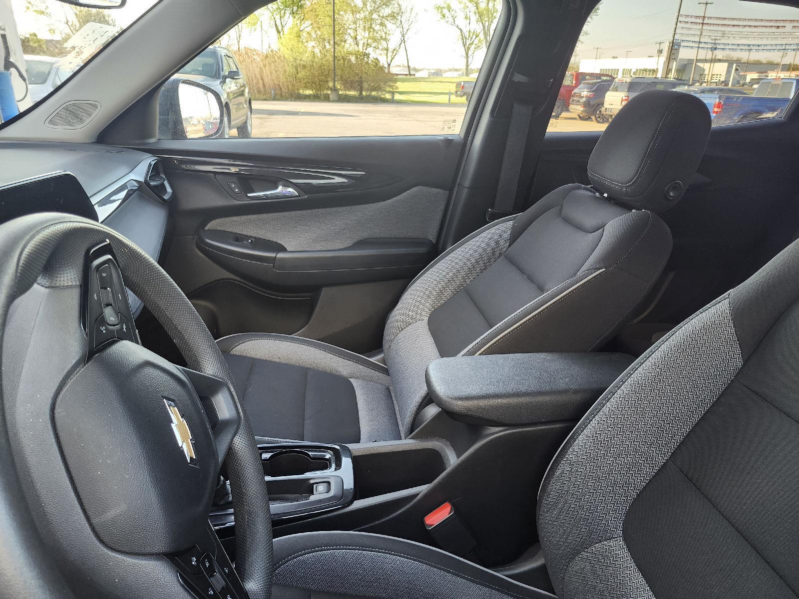 2025 Mosaic Black Metallic Chevrolet Trailblazer LT AWD SUV