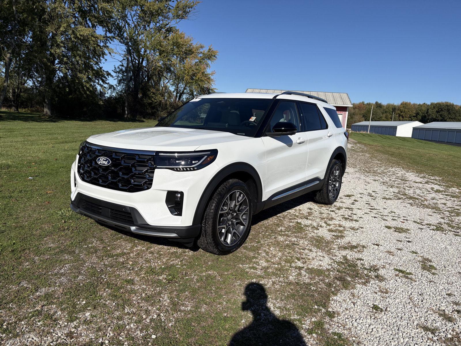 Star White Metallic Tri-Coat 2027 Ford Explorer SUV / Crossover All-Wheel Drive Automatic
