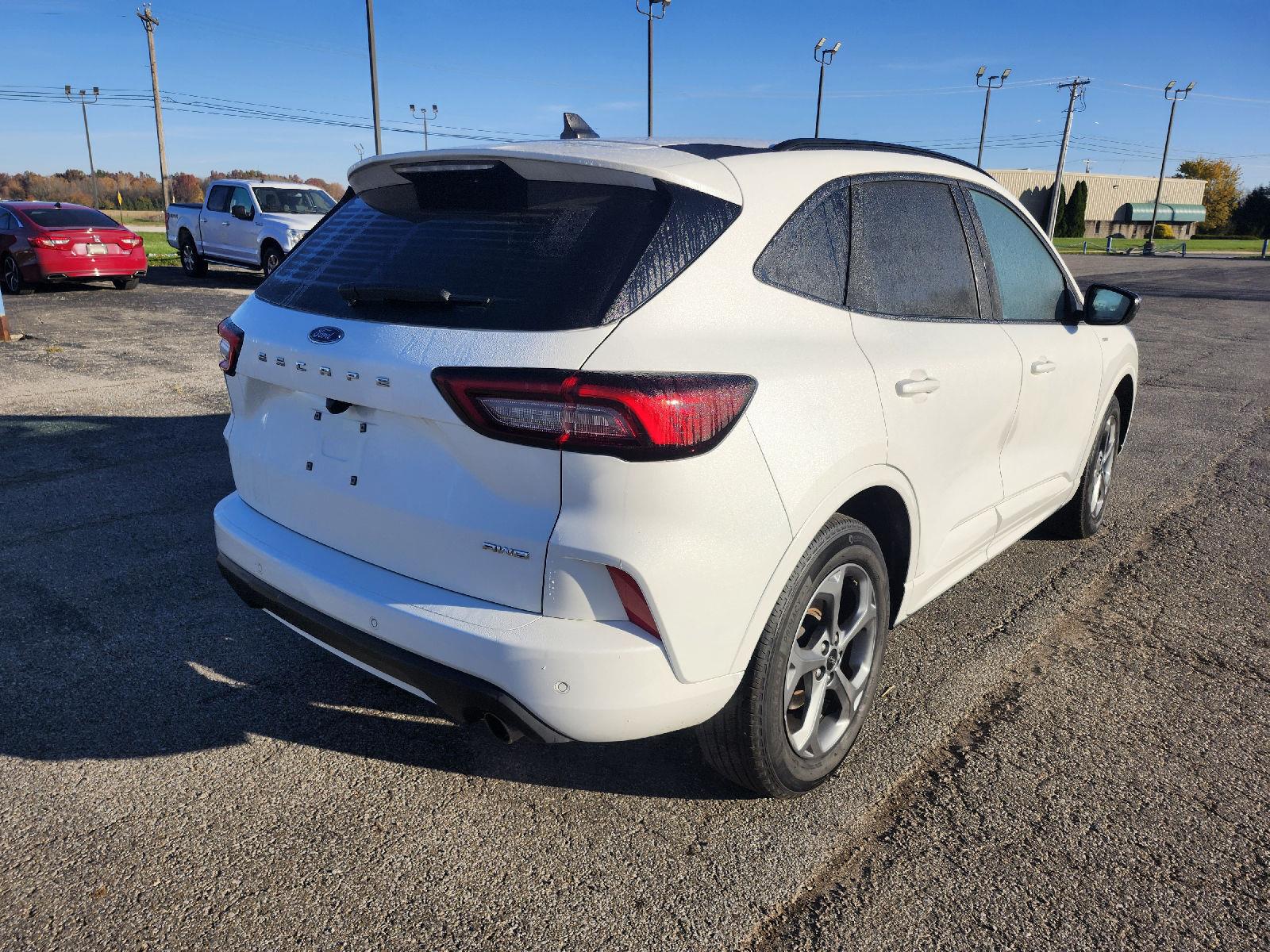 2024 Star White Metallic Tri-Coat Ford Escape ST-Line AWD SUV