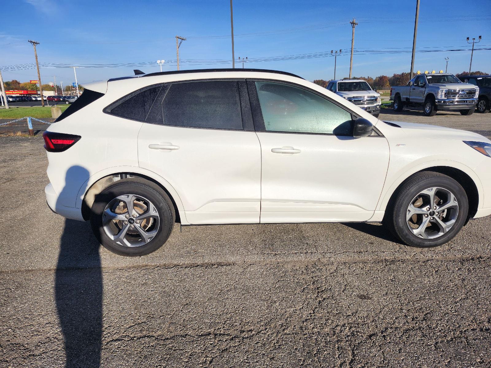 2024 Star White Metallic Tri-Coat Ford Escape ST-Line AWD SUV