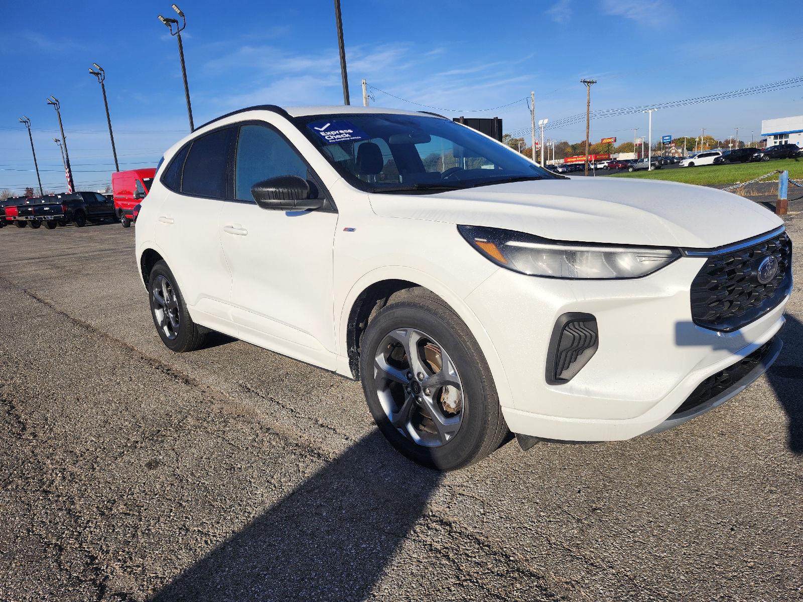 2024 Star White Metallic Tri-Coat Ford Escape ST-Line AWD SUV