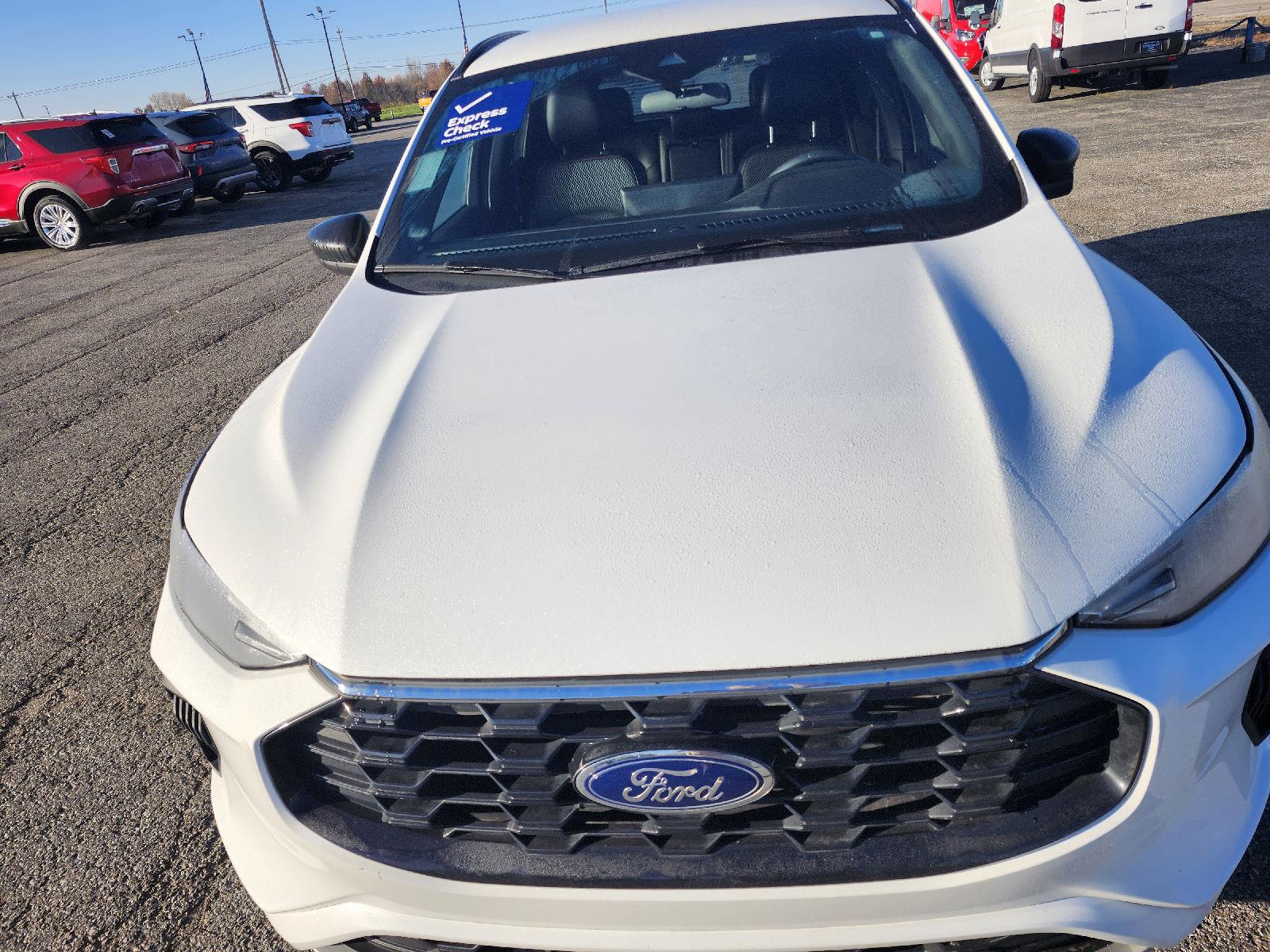 2024 Star White Metallic Tri-Coat Ford Escape ST-Line AWD SUV