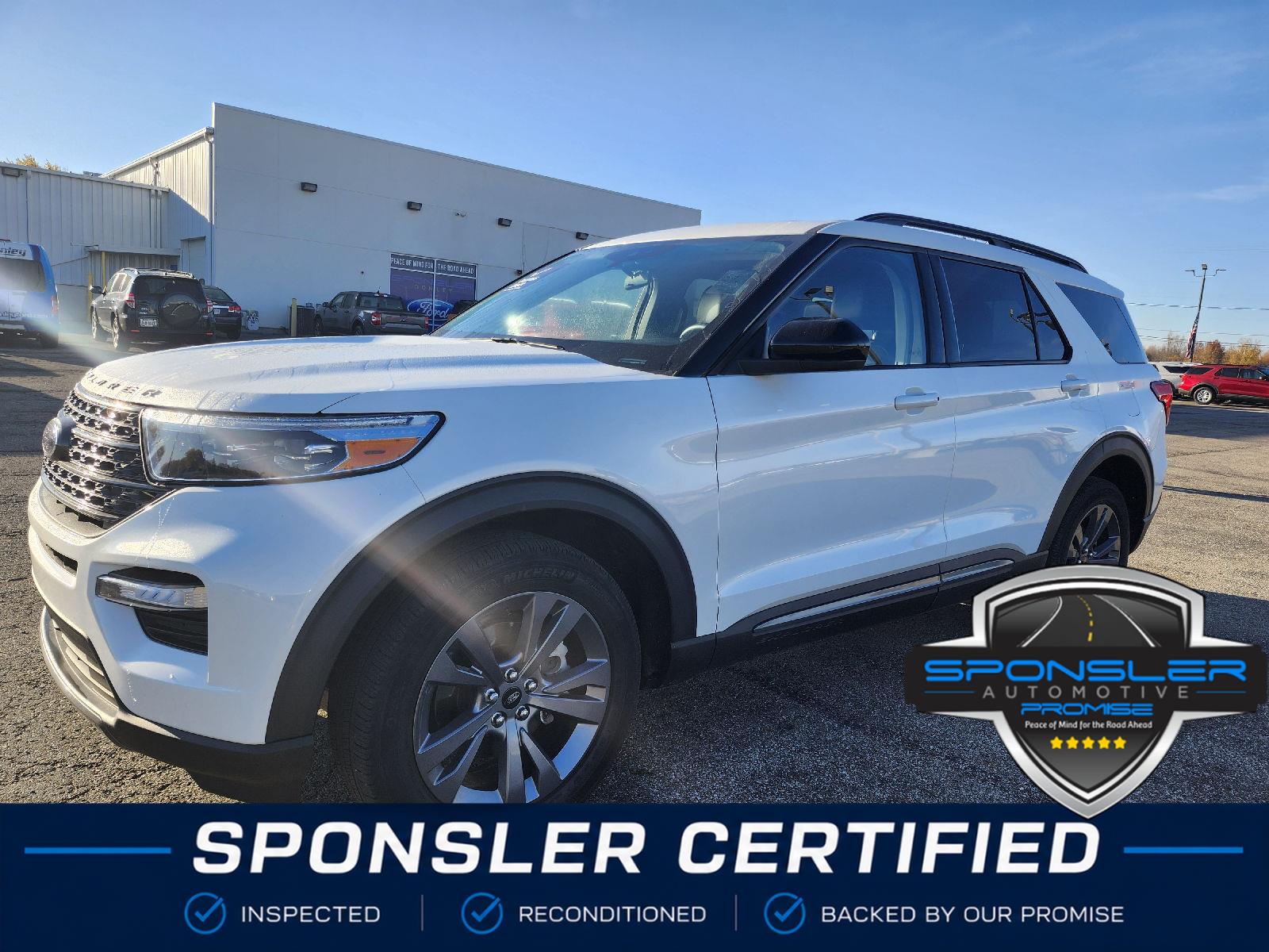 2023 Star White Metallic Tri-Coat Ford Explorer XLT 4X4 SUV