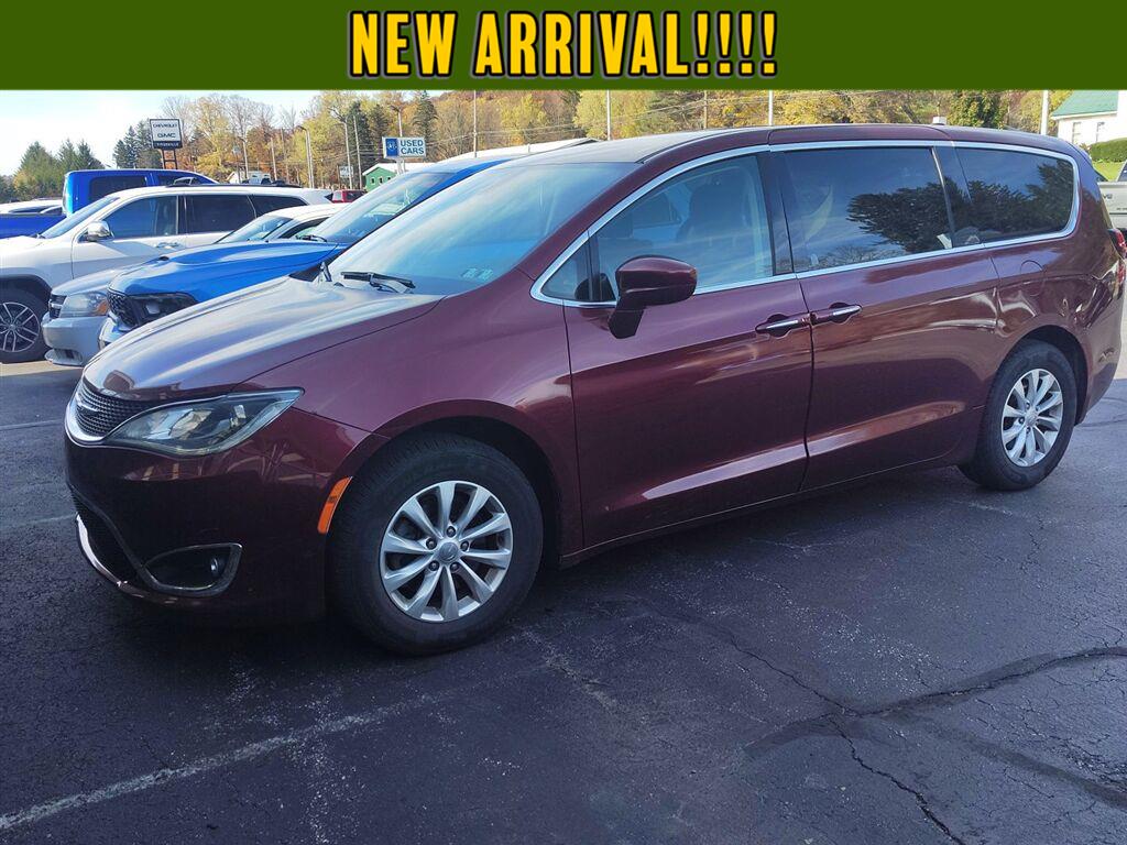 Velvet Red Pearlcoat 2019 Chrysler Pacifica Minivan Front-Wheel Drive 9-Speed Automatic