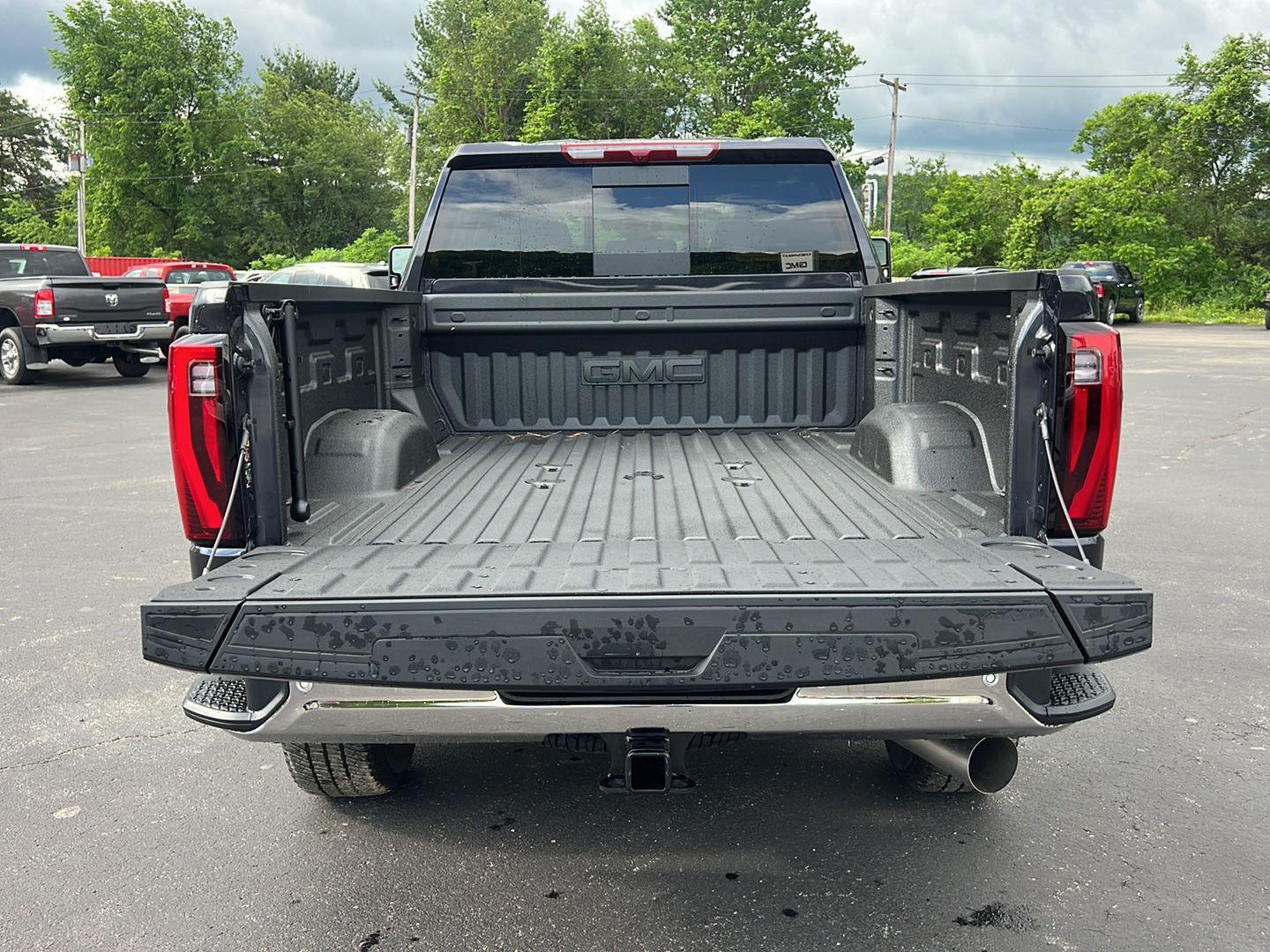 2026 GMC Sierra 2500HD SLT - 11