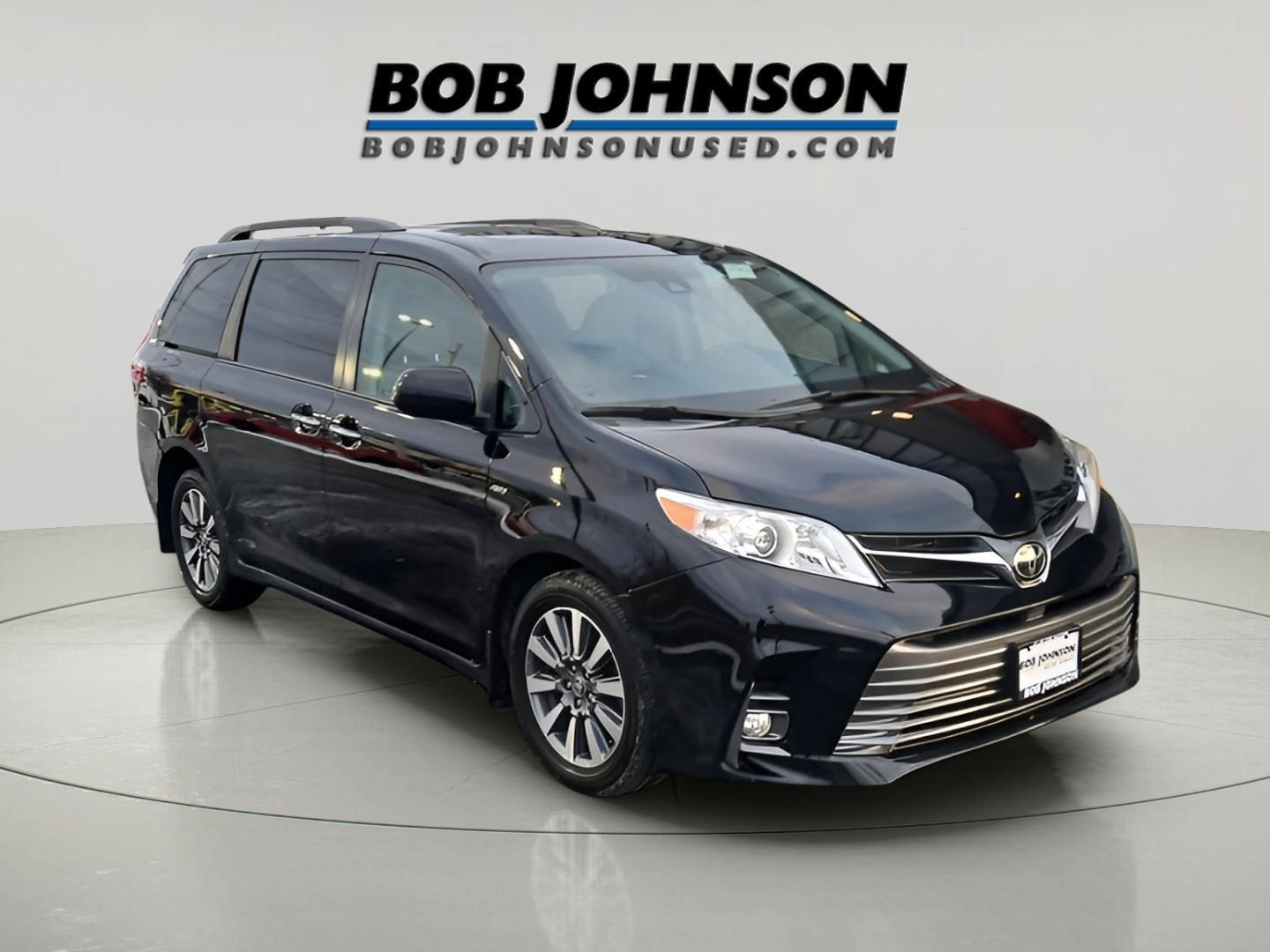 2020 Toyota Sienna XLE's photo