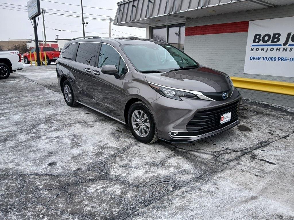 2024 Toyota Sienna XLE 7-Passenger AWD