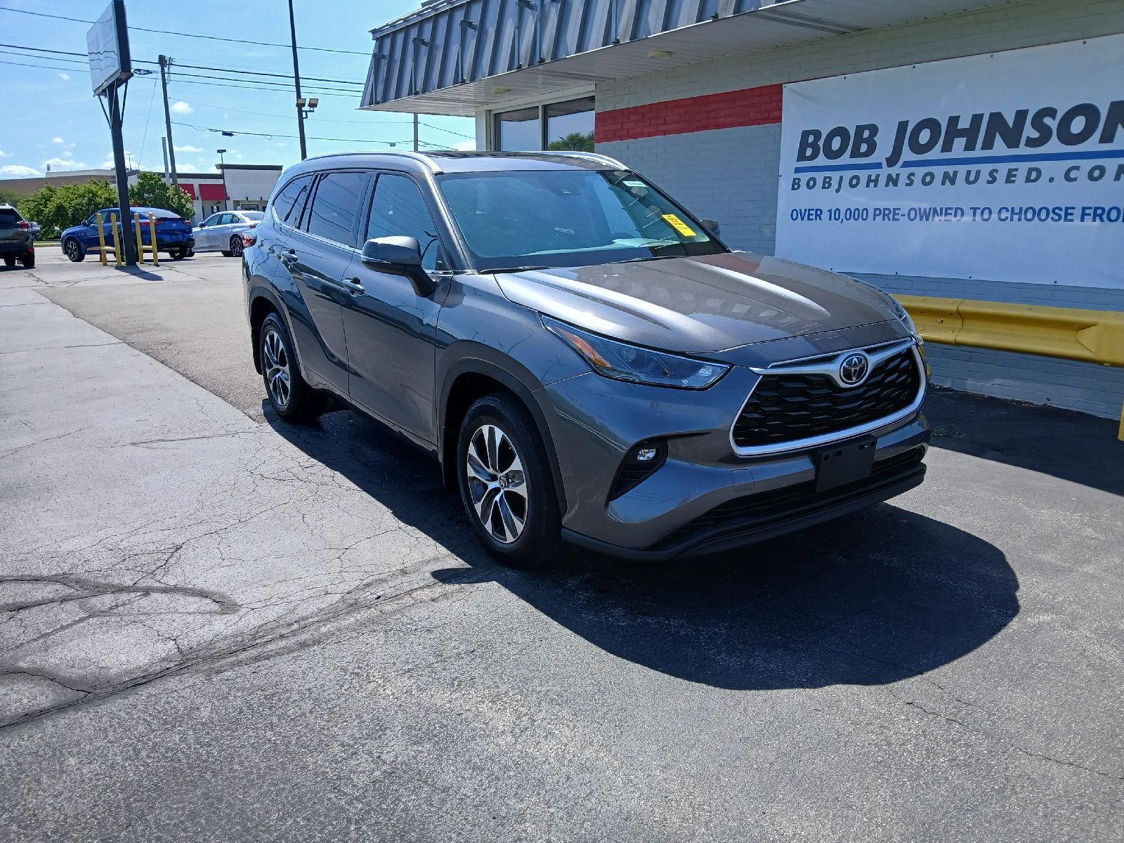 Magnetic Gray Metallic 2022 Toyota Highlander SUV / Crossover All-Wheel Drive 8-Speed Automatic