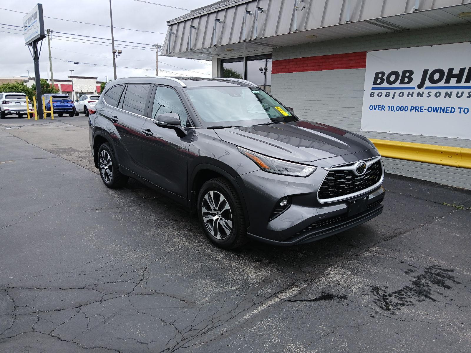 Magnetic Gray Metallic 2023 Toyota Highlander SUV / Crossover All-Wheel Drive 8-Speed Automatic