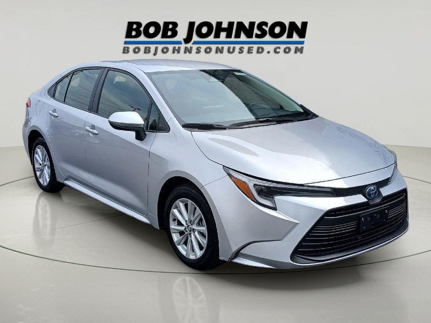 Classic Silver Metallic 2025 Toyota Corolla Hybrid LE FWD Sedan Front-Wheel Drive Continuously Variable Transmission