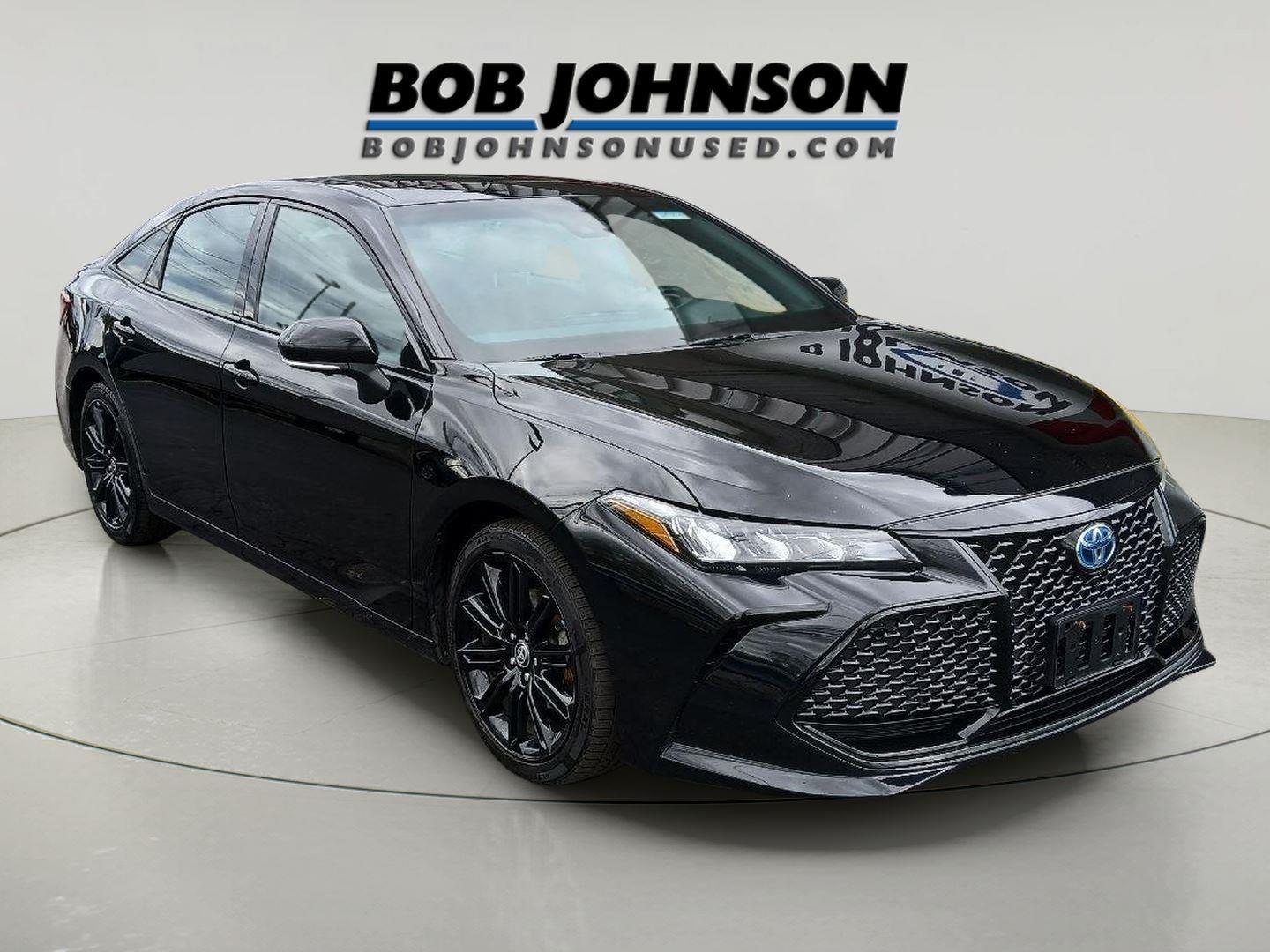2022 Toyota Avalon XSE Nightshade Hybrid's photo