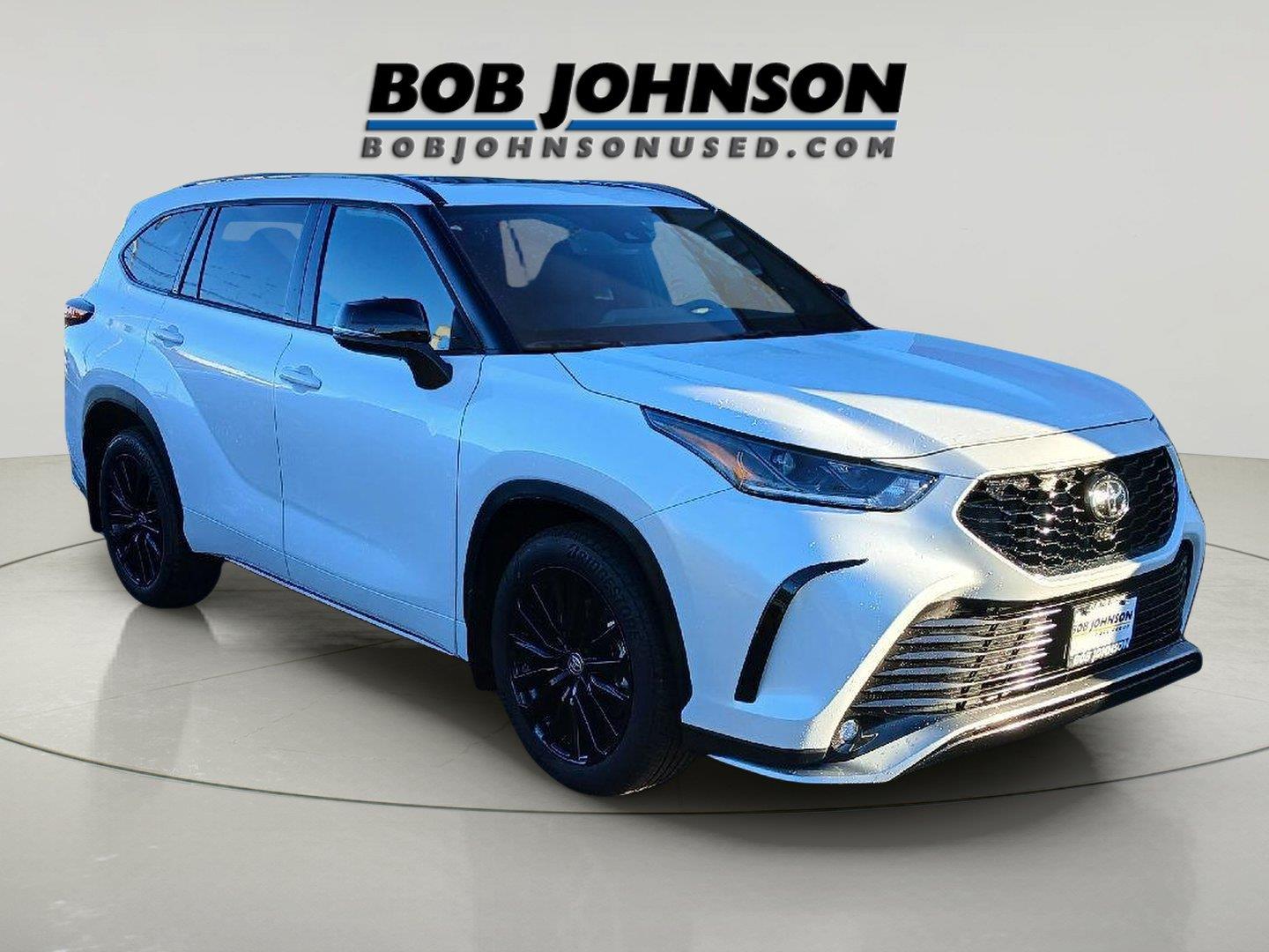 White (Wind Chill Pearl) 2026 Toyota Highlander SUV / Crossover All-Wheel Drive Automatic