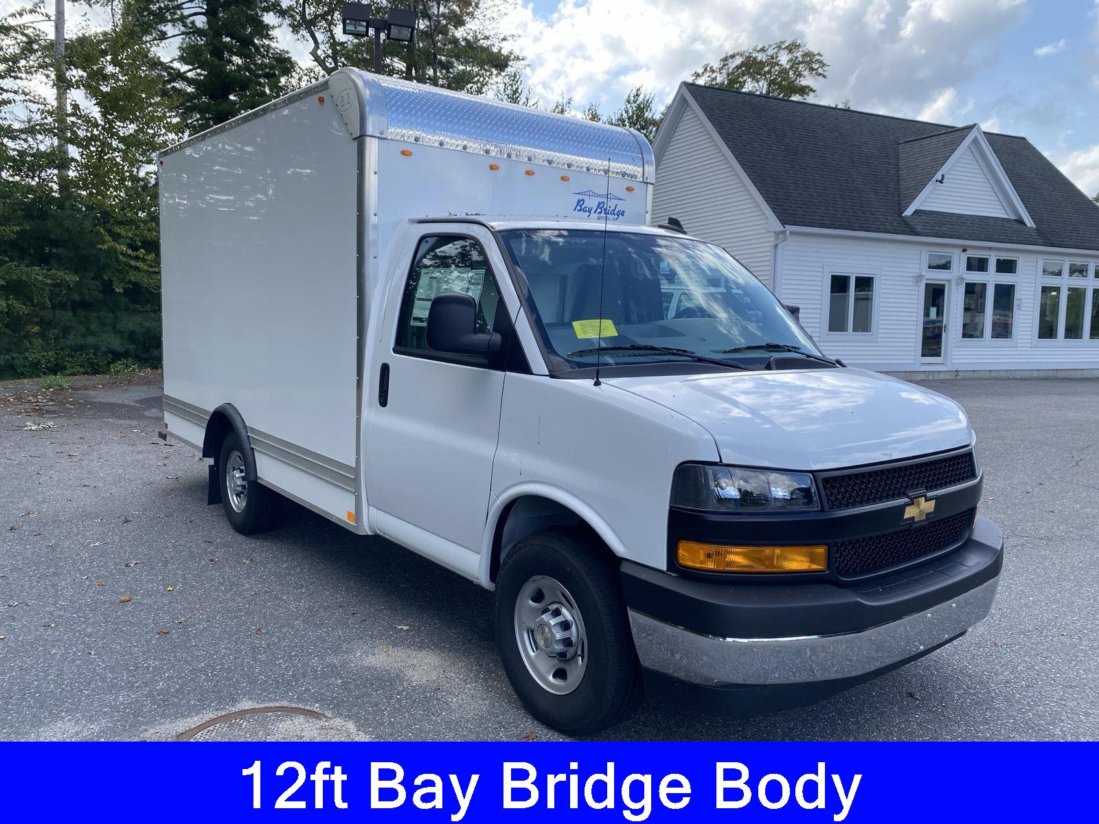 Summit White 2025 Chevrolet Express Chassis Van Rear-Wheel Drive 8-Speed Automatic