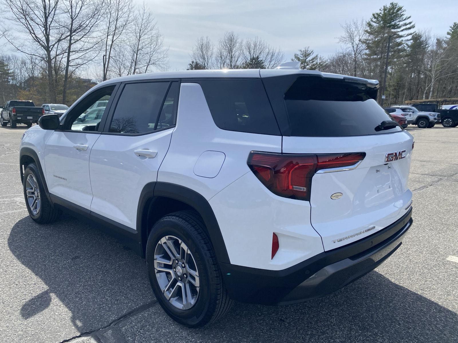 View vehicle photo 5