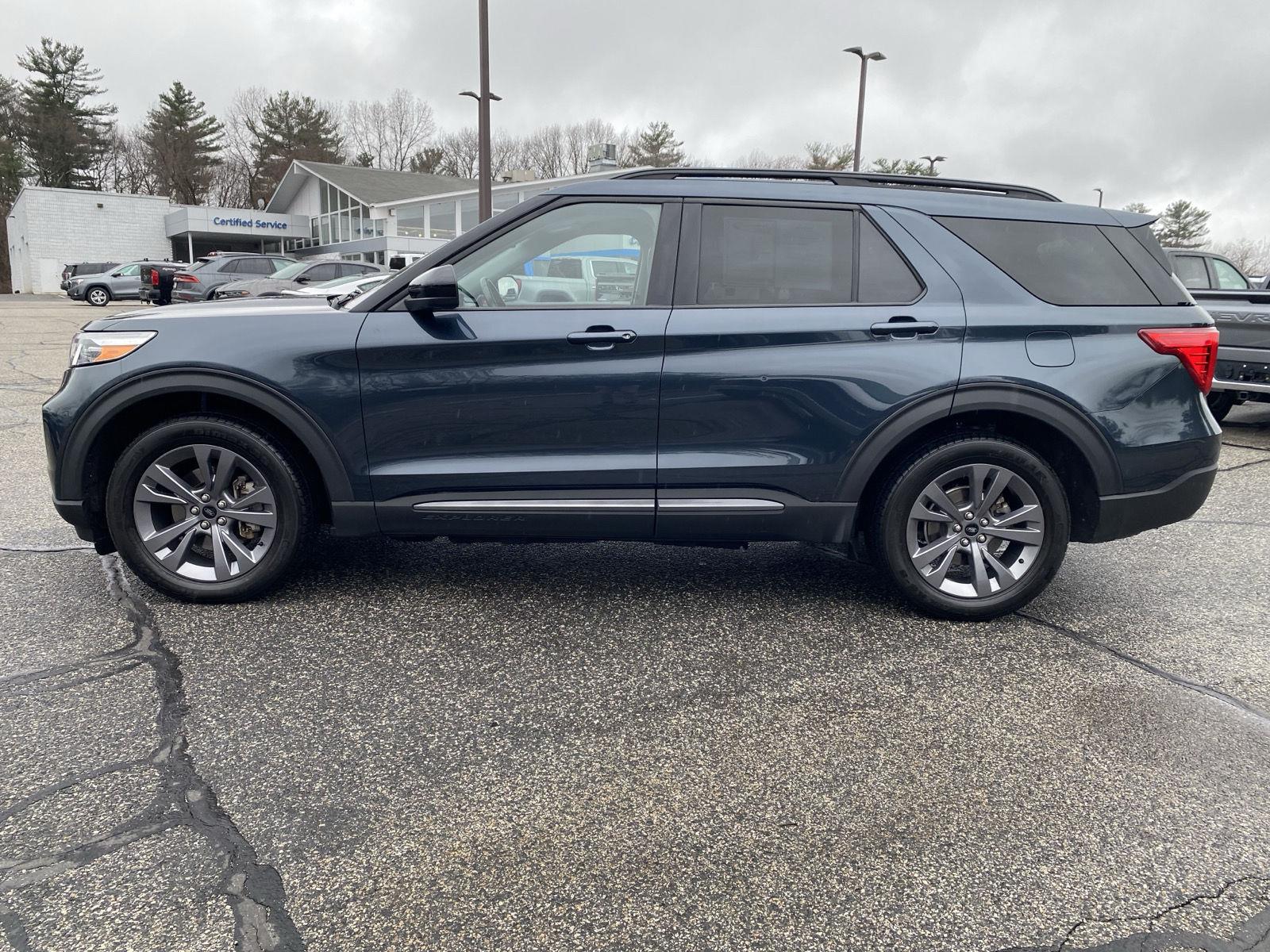 View vehicle photo 4