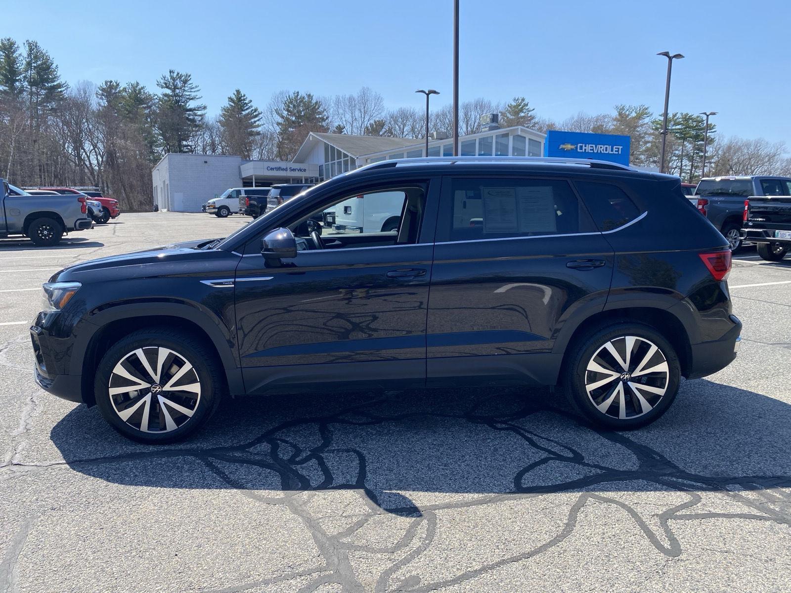View vehicle photo 4