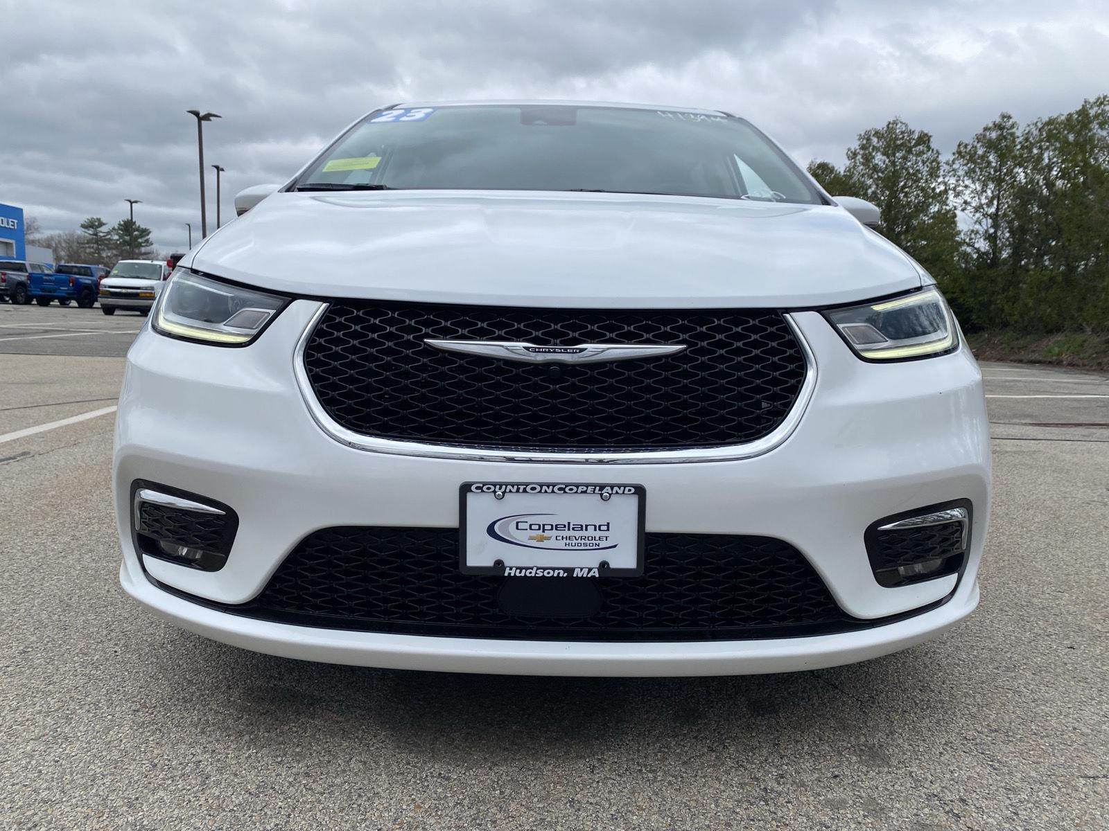 View vehicle photo 2