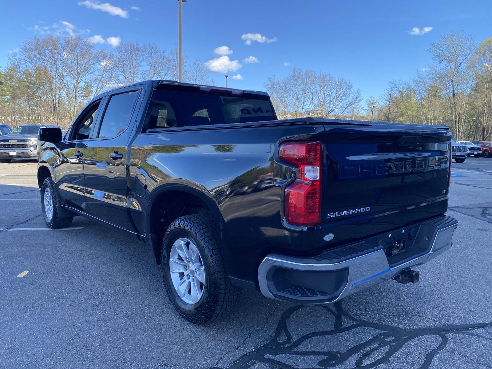 View vehicle photo 5