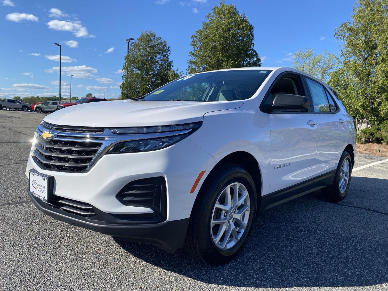 Summit White 2024 Chevrolet Equinox SUV / Crossover Four-Wheel Drive 6-Speed Automatic Overdrive