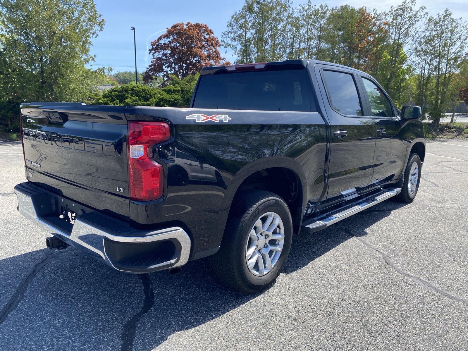 View vehicle photo 7