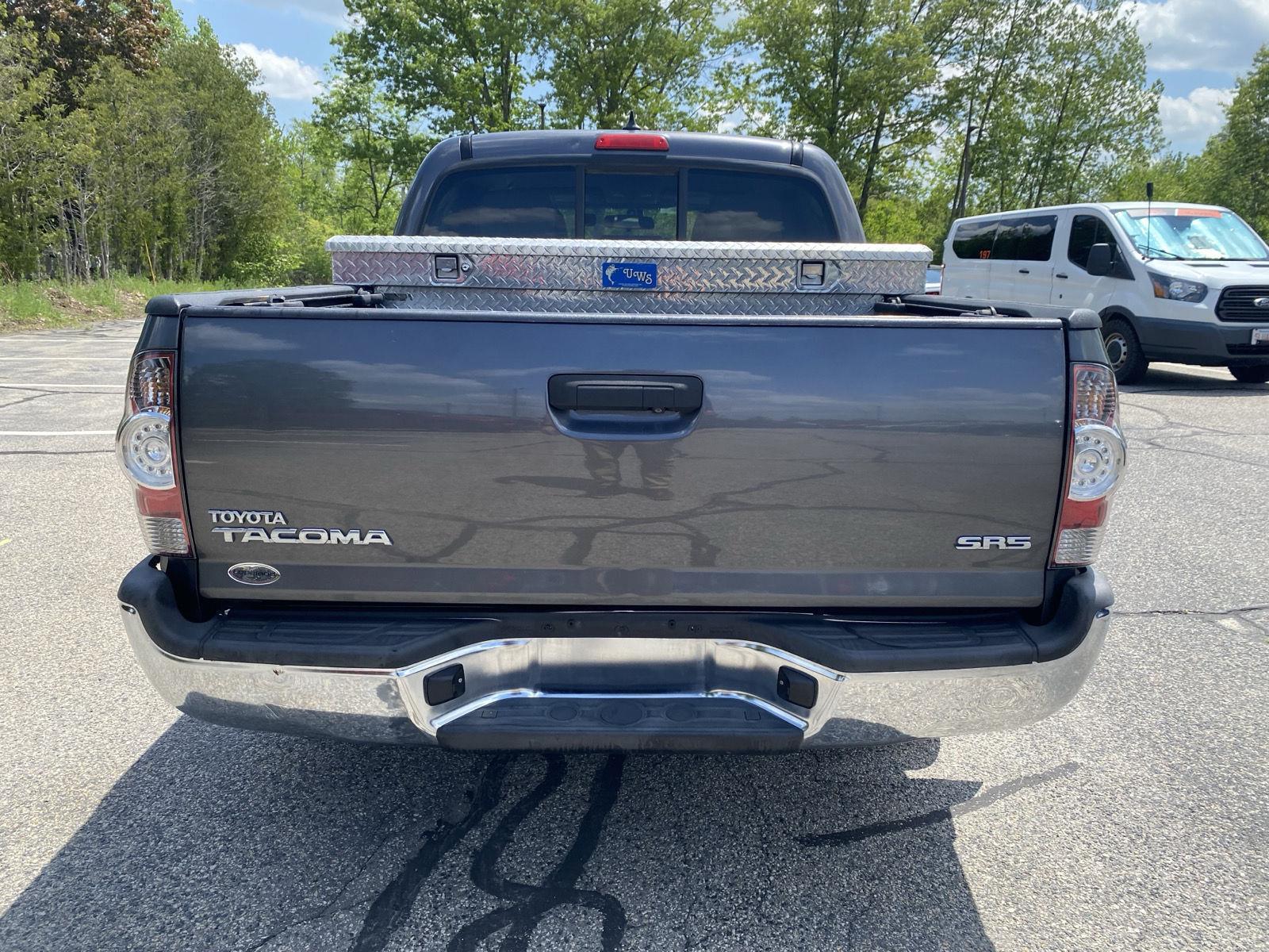 View vehicle photo 6