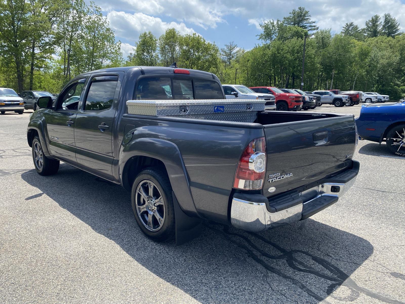 View vehicle photo 5