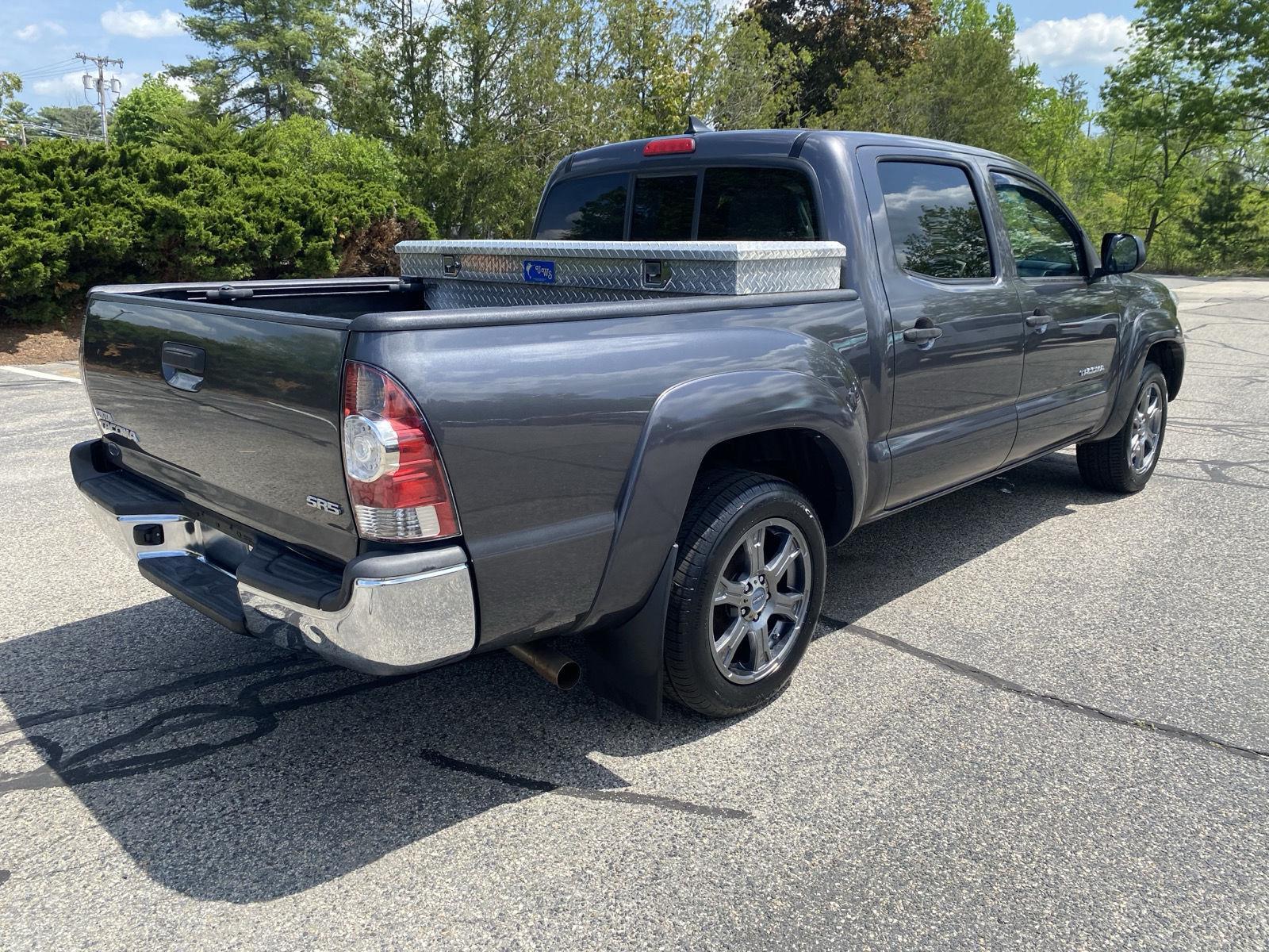 View vehicle photo 7