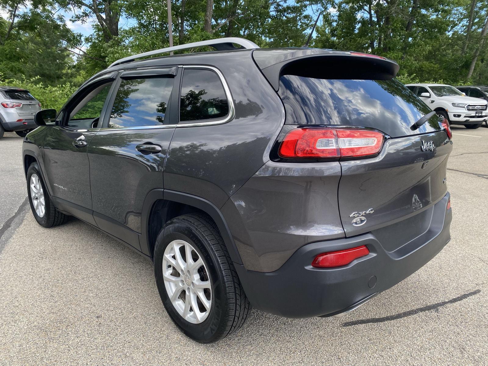 View vehicle photo 5