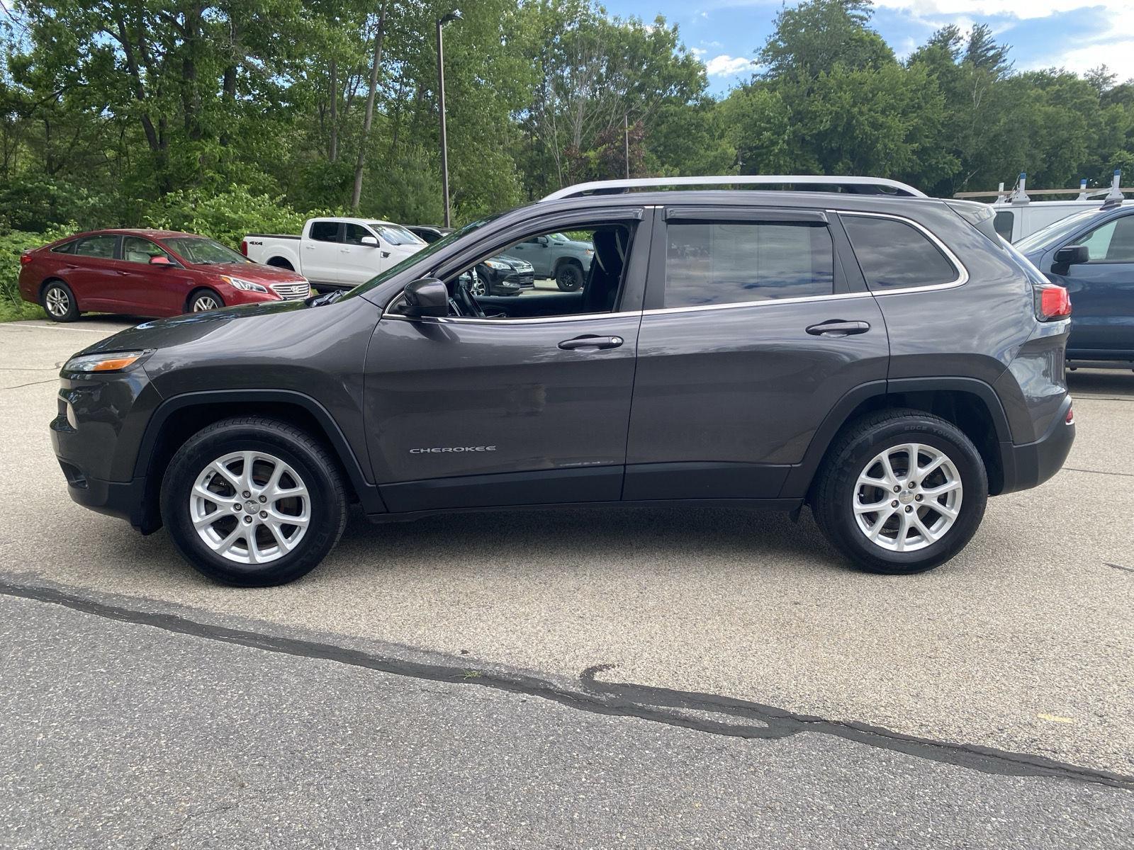 View vehicle photo 4