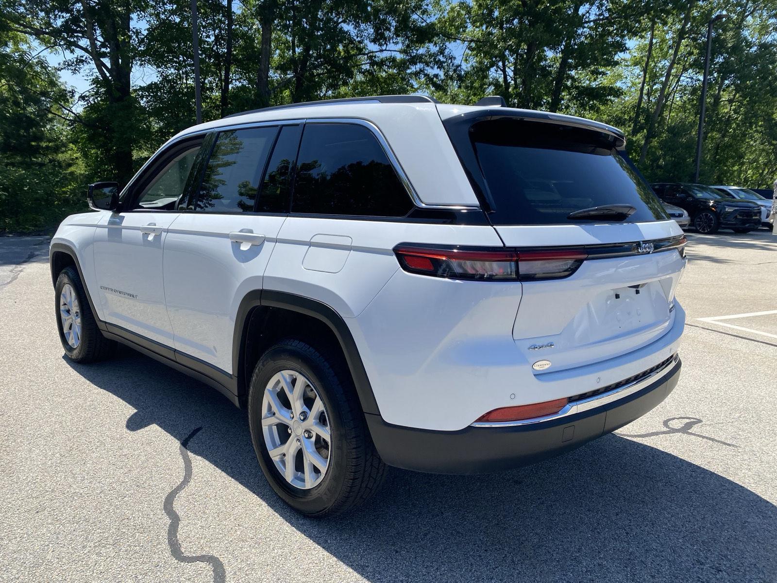 View vehicle photo 5