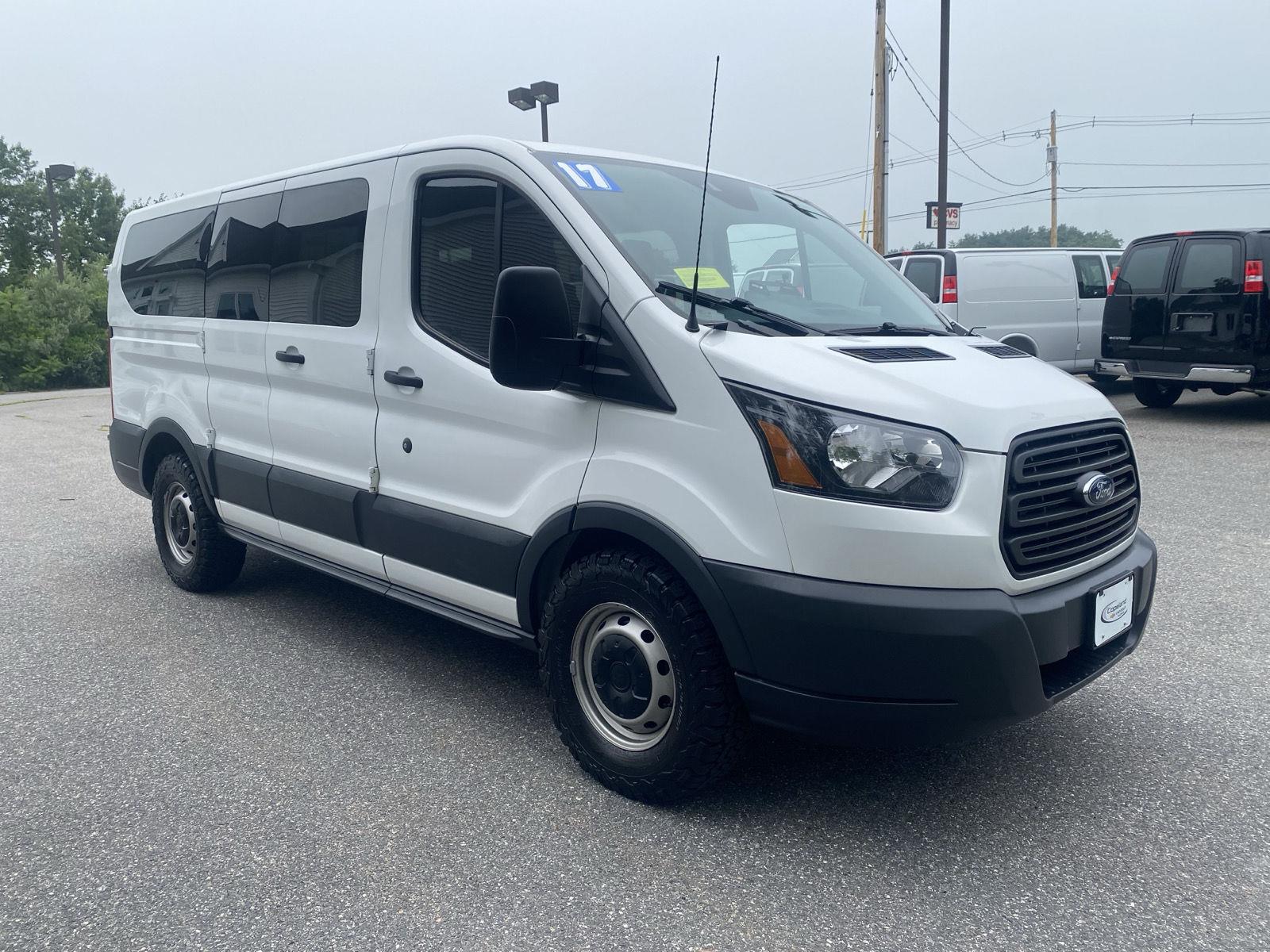 Oxford White 2017 Ford Transit Passenger Van Rear-Wheel Drive 6-Speed Automatic Overdrive