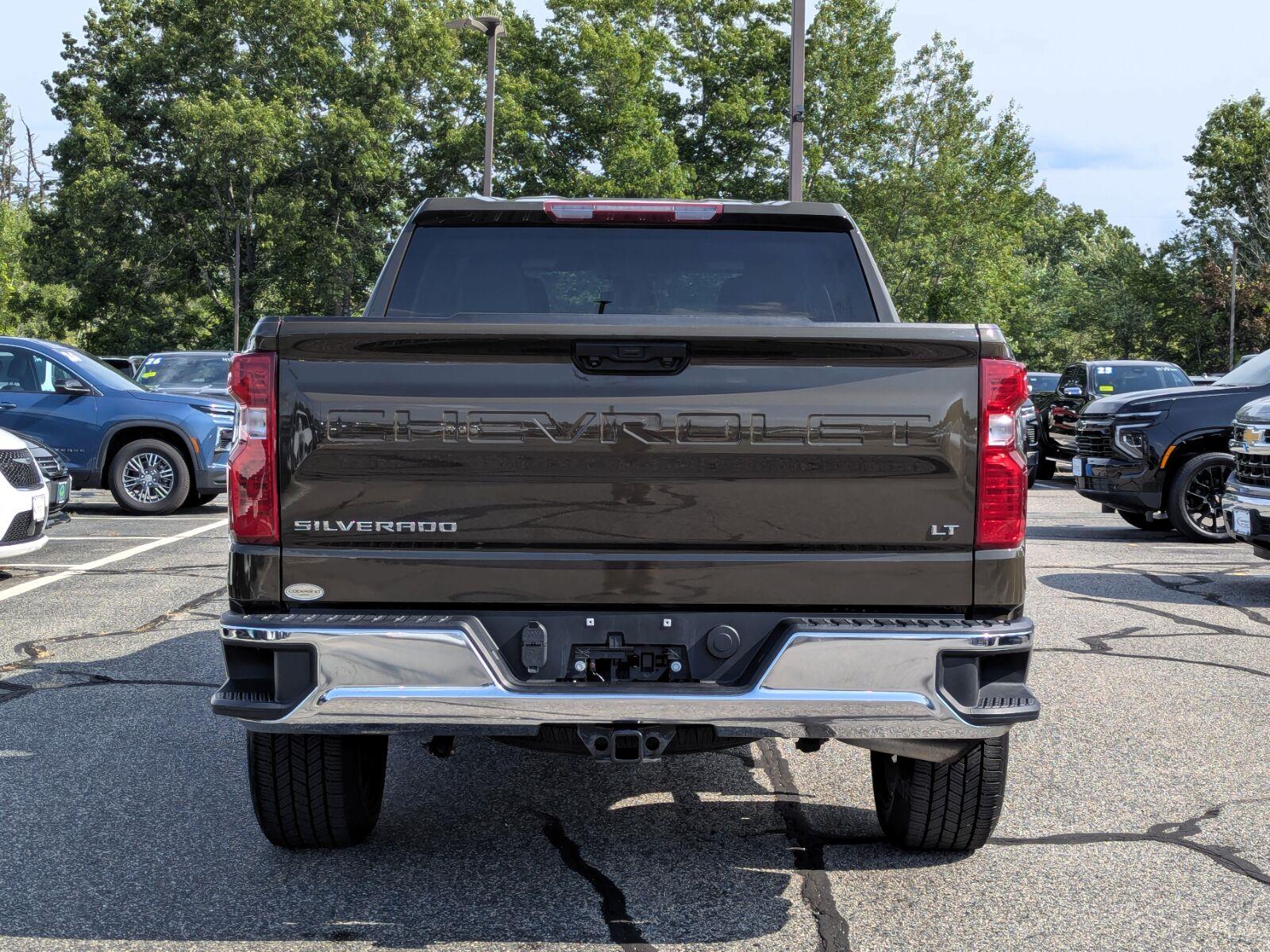 View vehicle photo 5