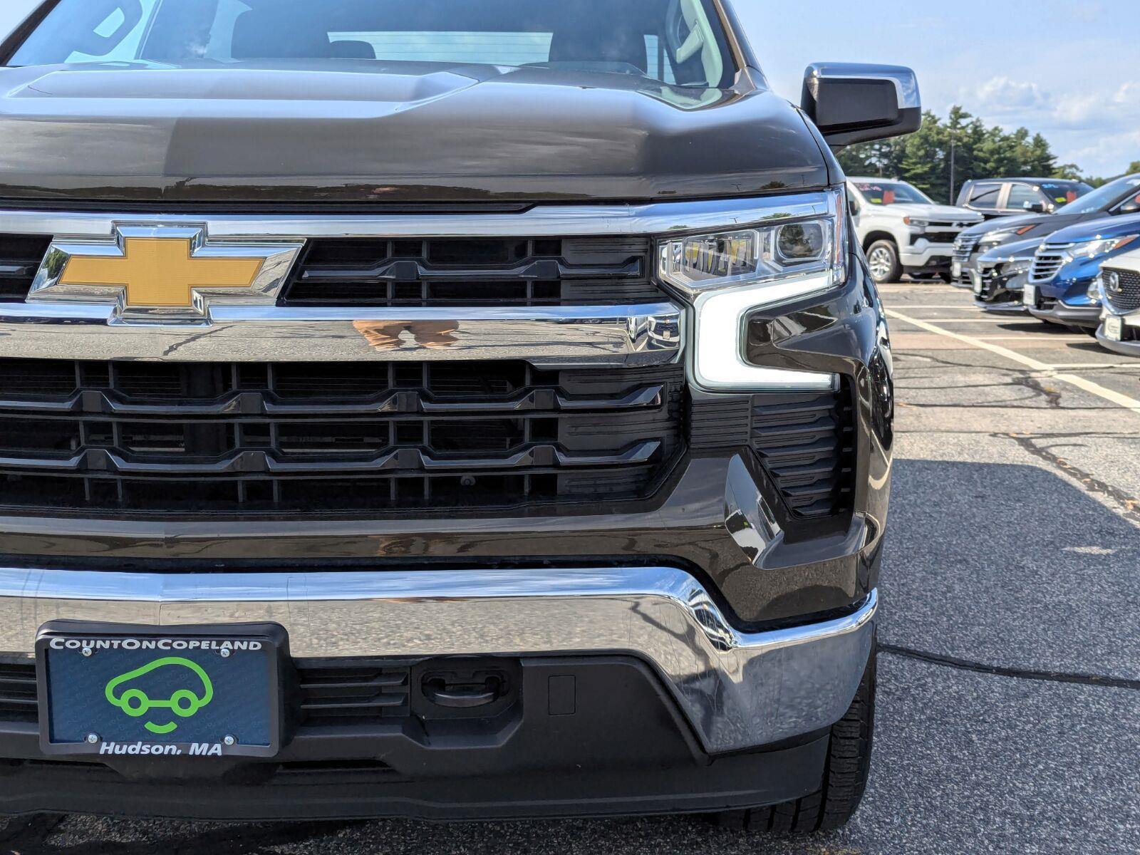 View vehicle photo 7