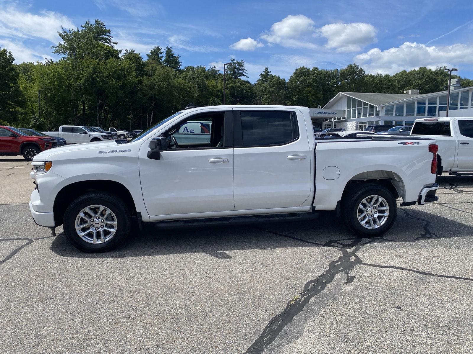 View vehicle photo 5
