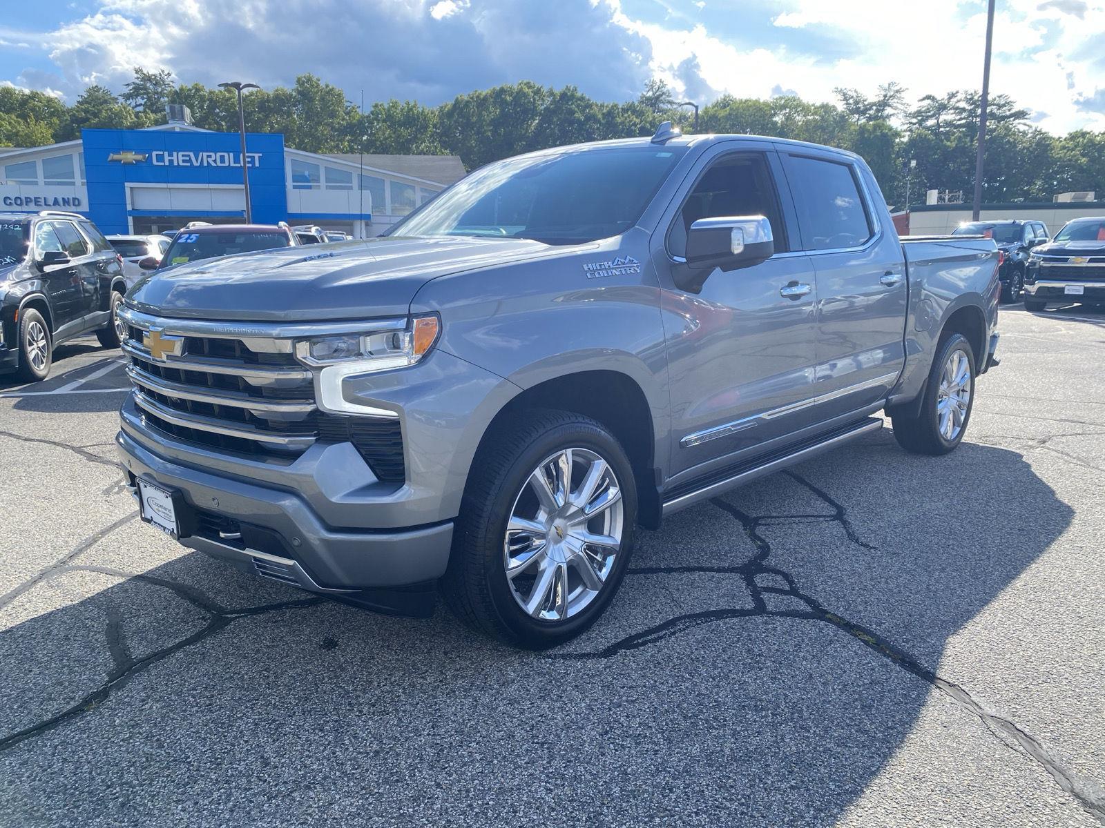 Sterling Gray Metallic 2025 Chevrolet Silverado 1500 Pickup Truck Four-Wheel Drive Automatic