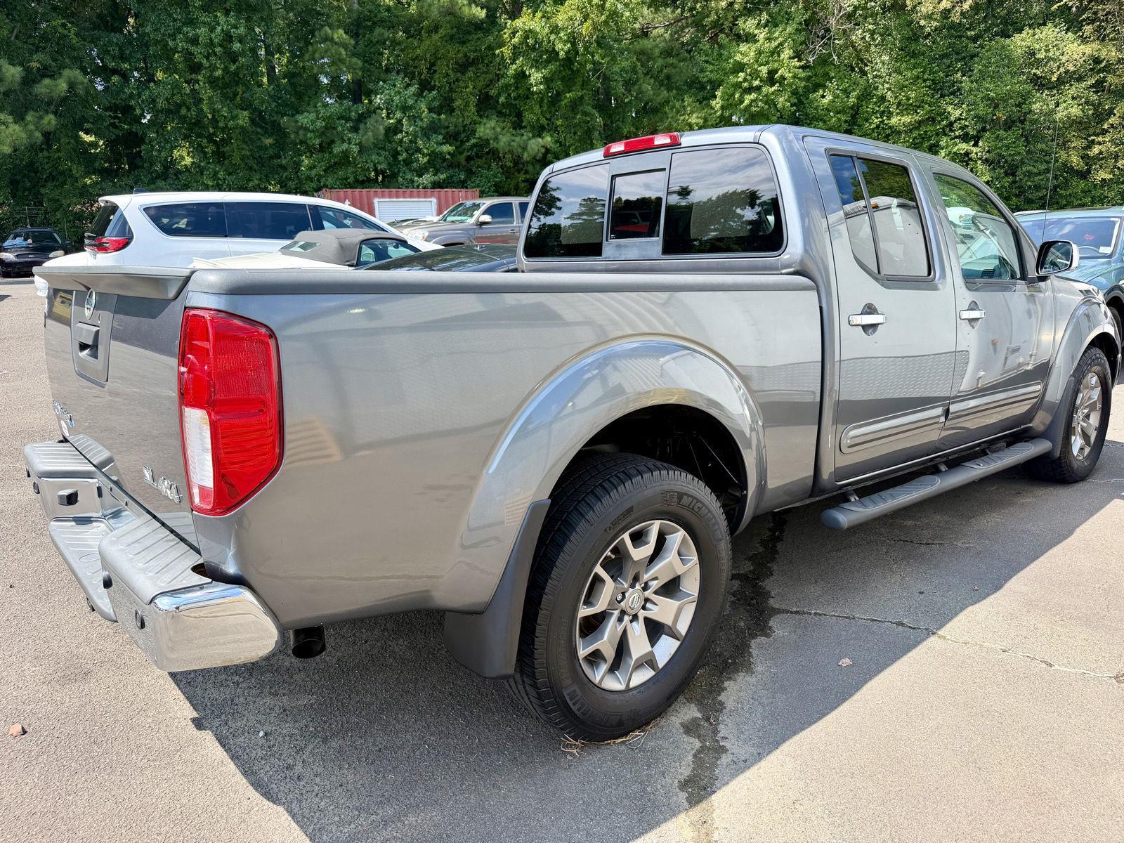 View vehicle photo 3