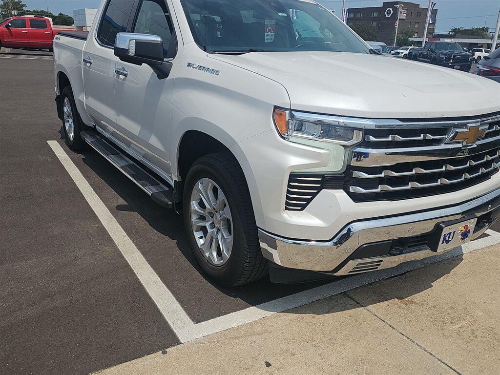 2022 Chevrolet Silverado 1500 LTZ Crew Cab 4WD