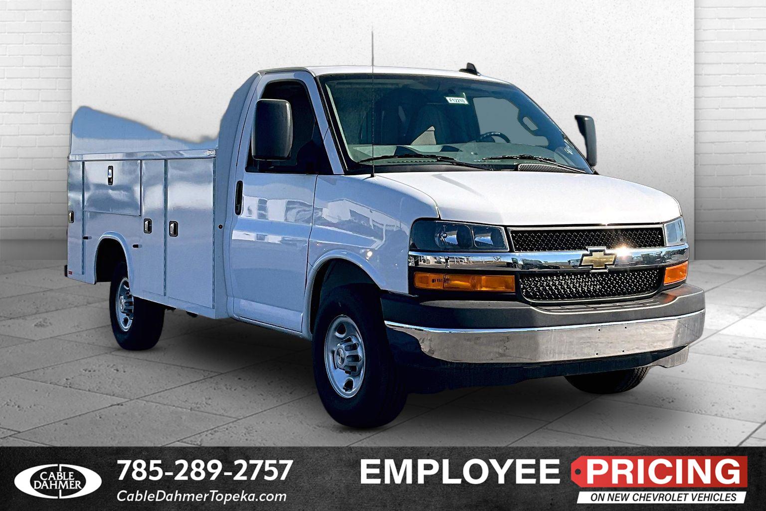 Summit White 2025 Chevrolet Express Chassis Van Rear-Wheel Drive 8-Speed Automatic