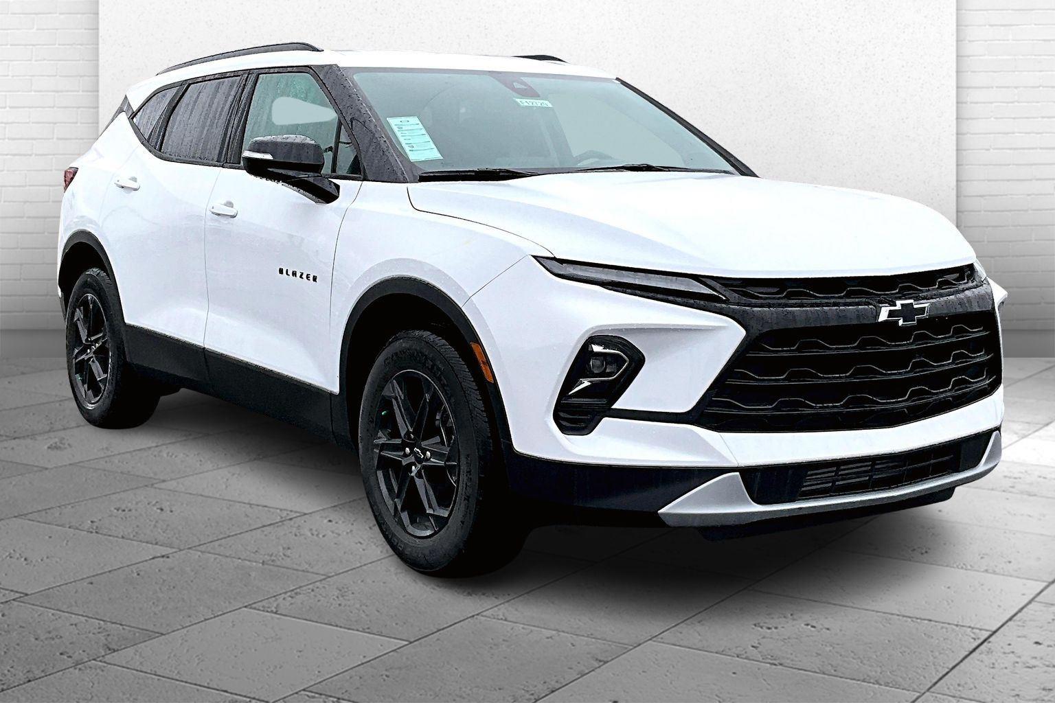 Summit White 2026 Chevrolet Blazer SUV / Crossover  9-Speed Automatic