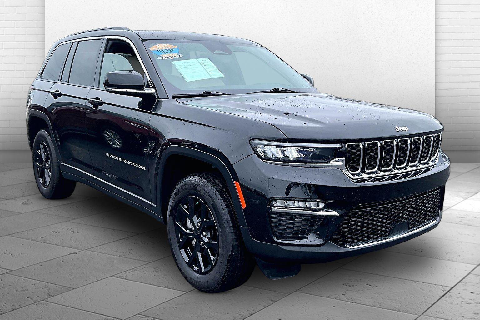 Diamond Black Crystal Pearlcoat 2025 Jeep Grand Cherokee SUV / Crossover Four-Wheel Drive 8-Speed Automatic