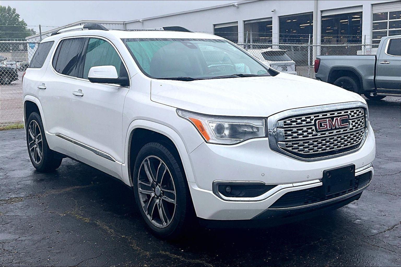 White Frost Tricoat 2017 GMC Acadia SUV / Crossover Four-Wheel Drive 6-Speed Automatic